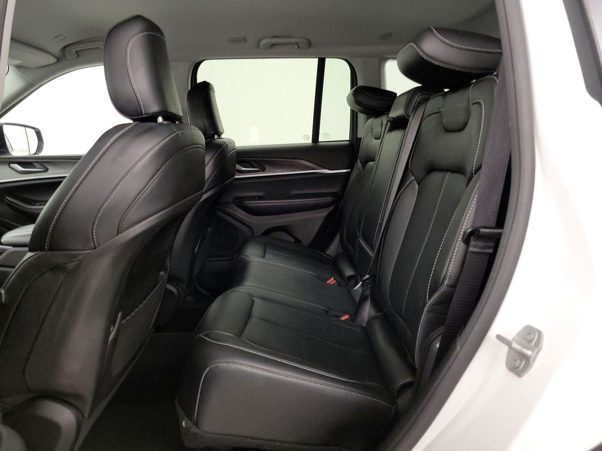 Thumbnail: 2023 Jeep Grand Cherokee - 20