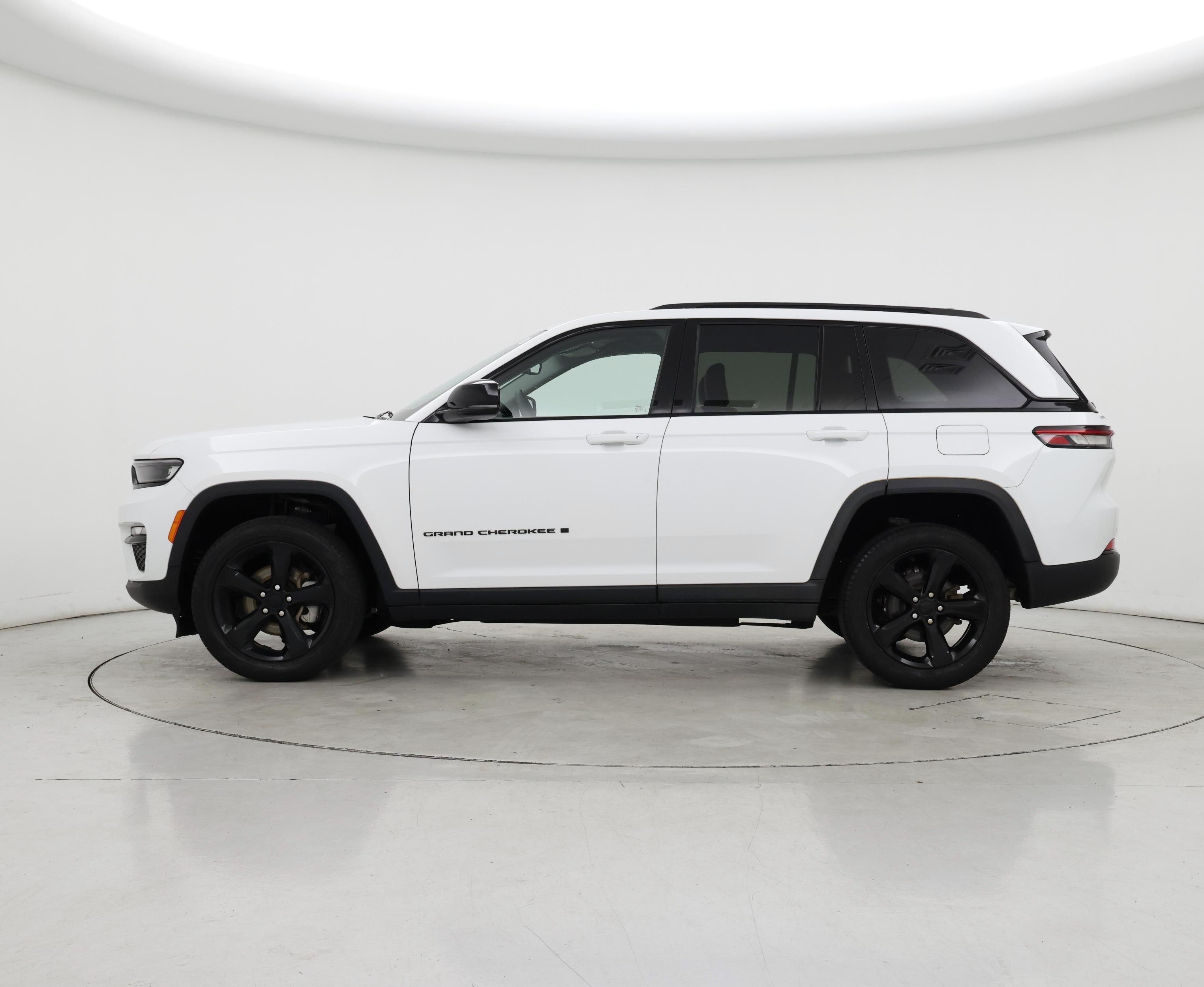 Thumbnail: 2023 Jeep Grand Cherokee - 3