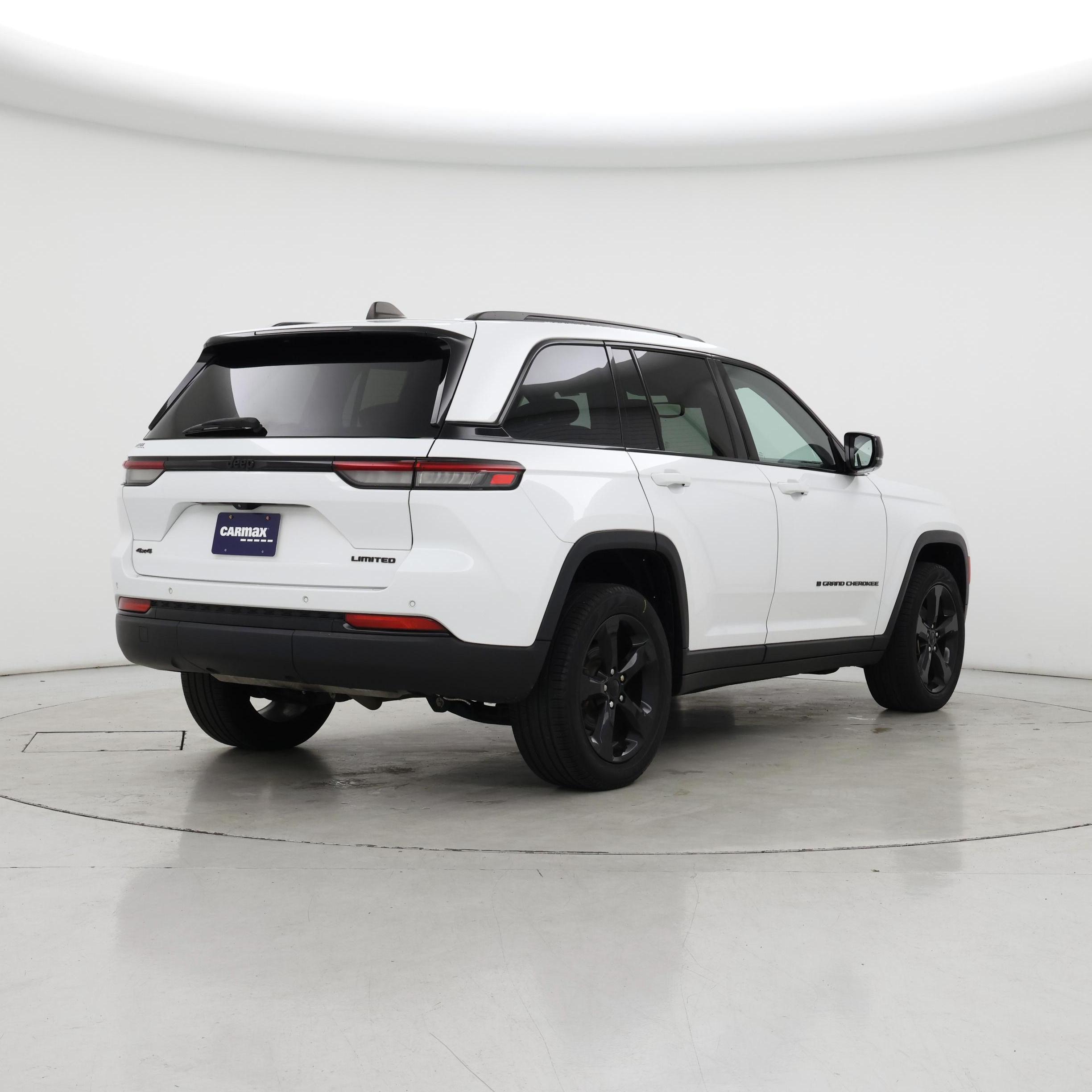 Thumbnail: 2023 Jeep Grand Cherokee - 8