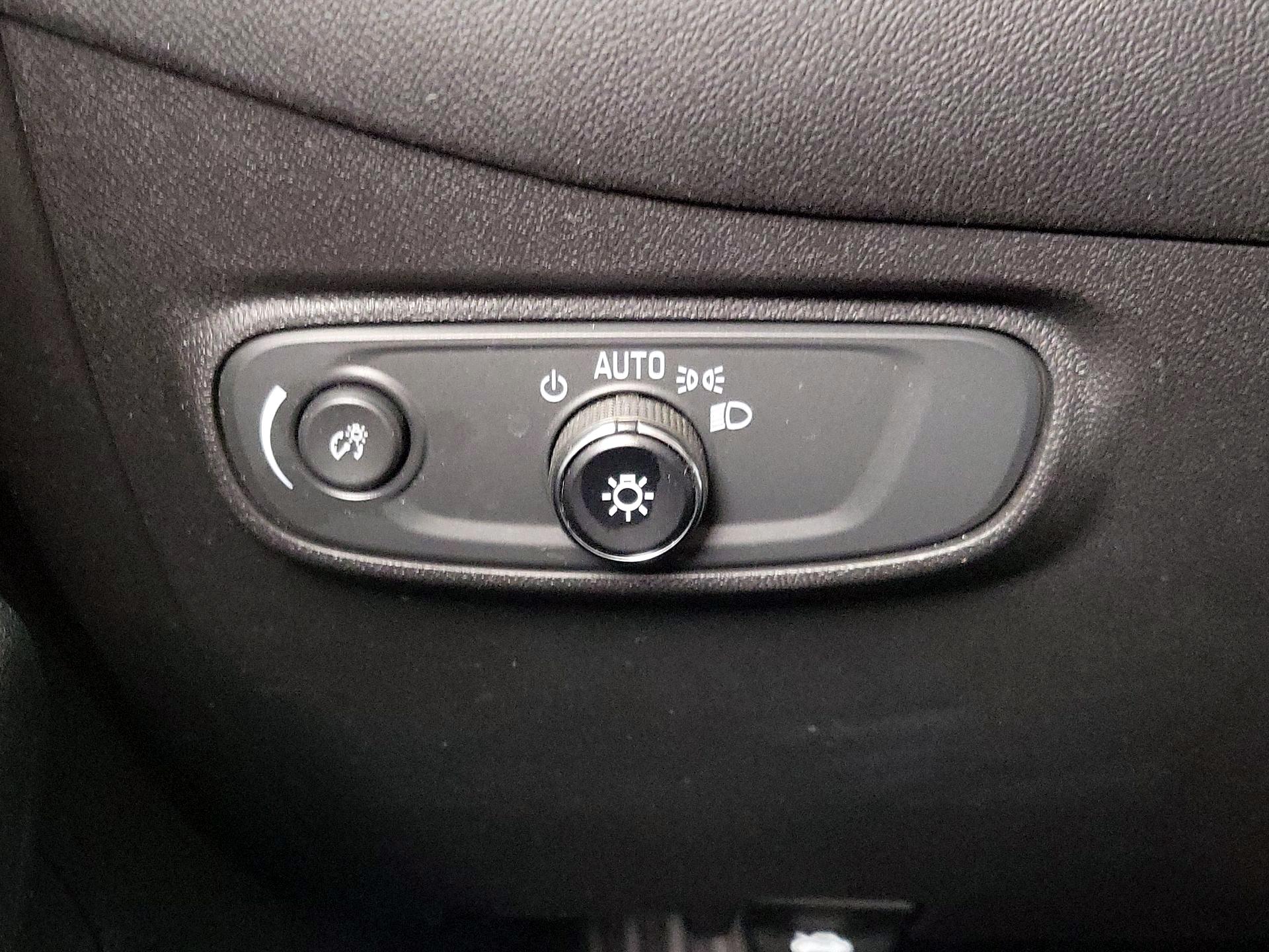 Thumbnail: 2022 Chevrolet Equinox - 13