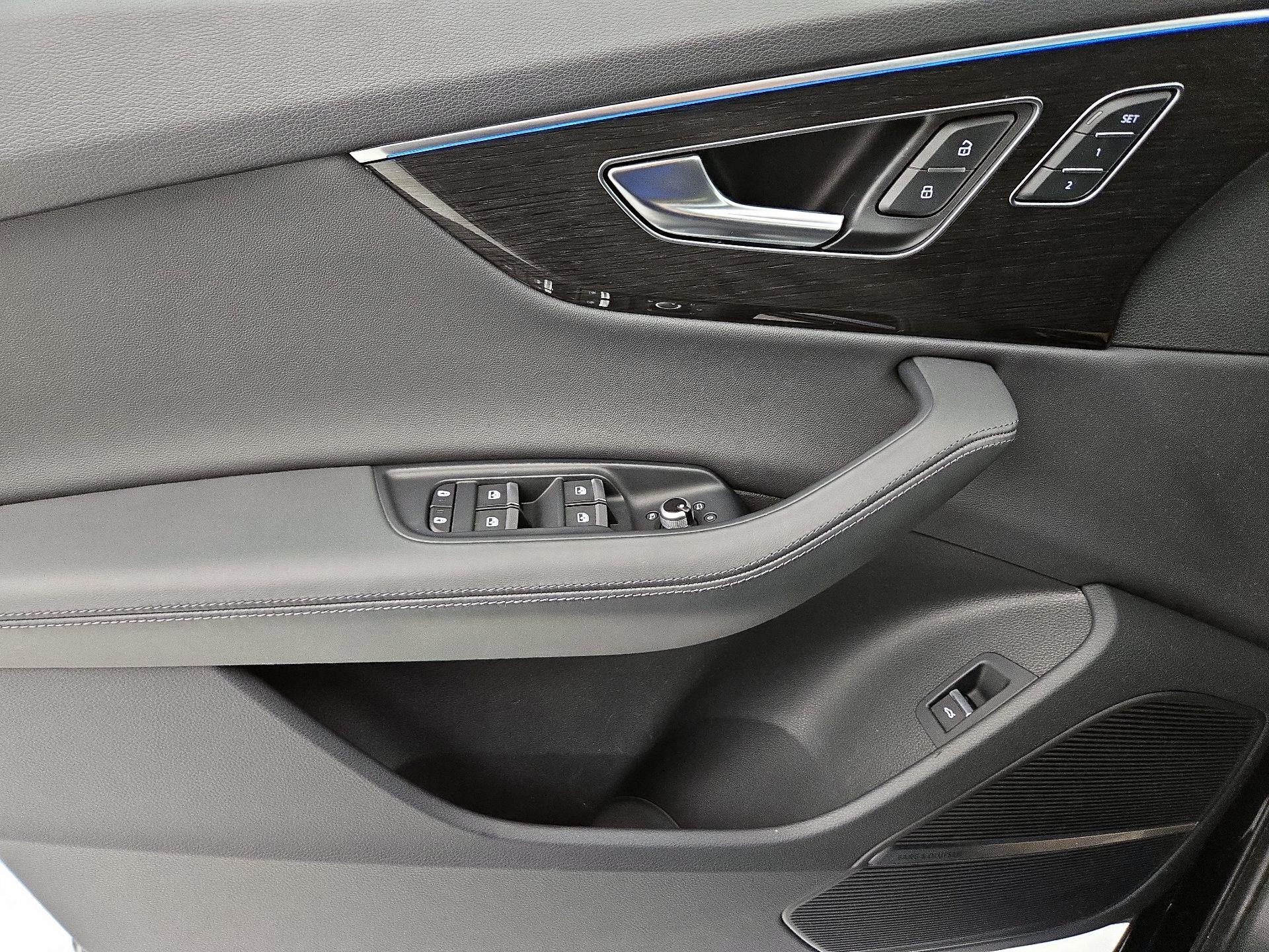 Thumbnail: 2022 Audi Q7 - 12