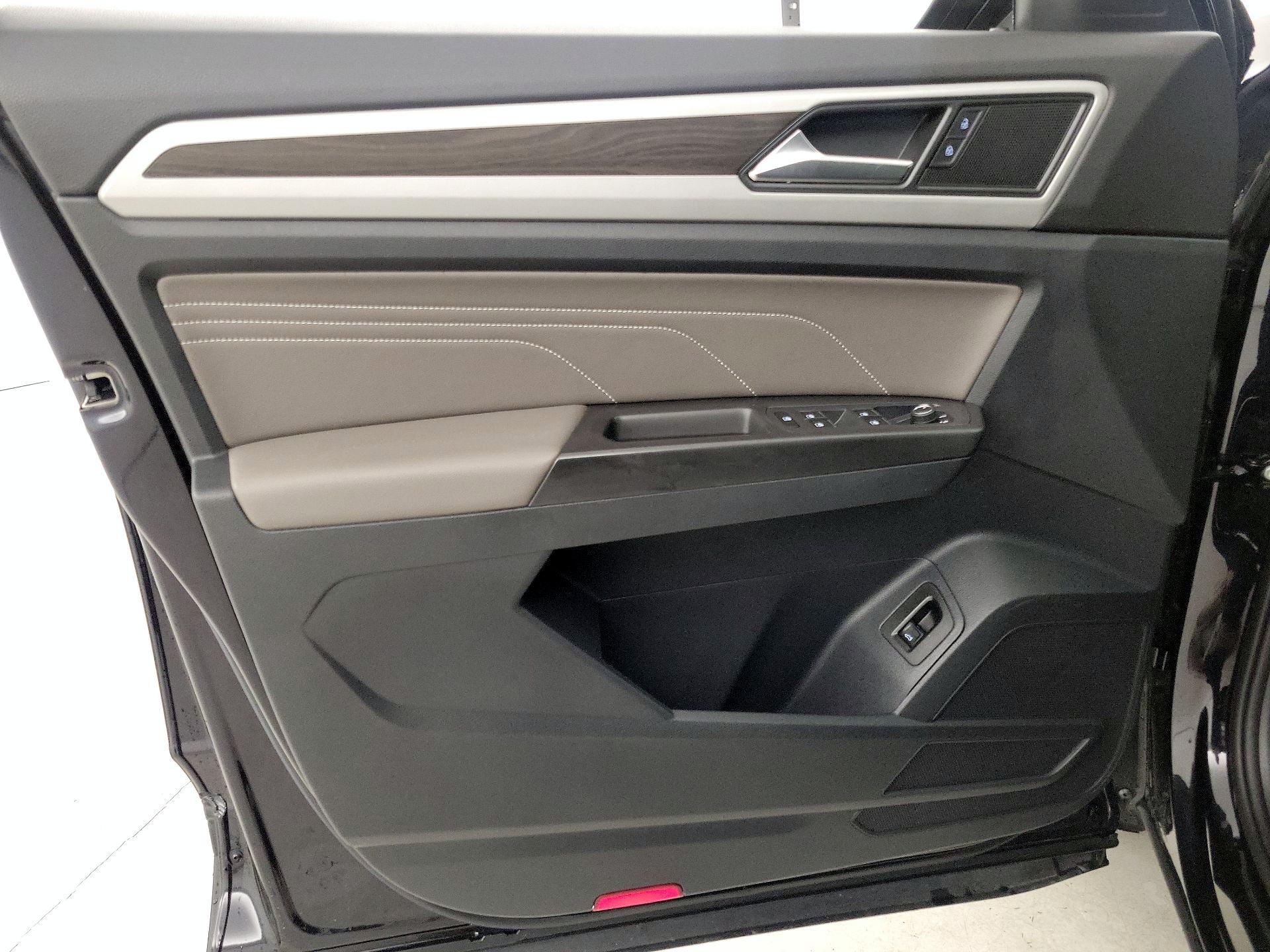 Thumbnail: 2022 Volkswagen Atlas - 12