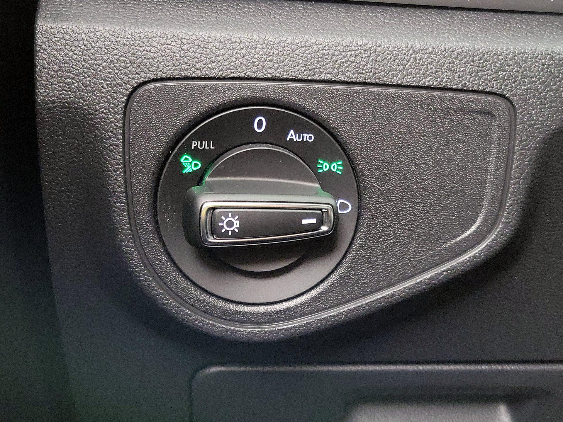 Thumbnail: 2022 Volkswagen Atlas - 13