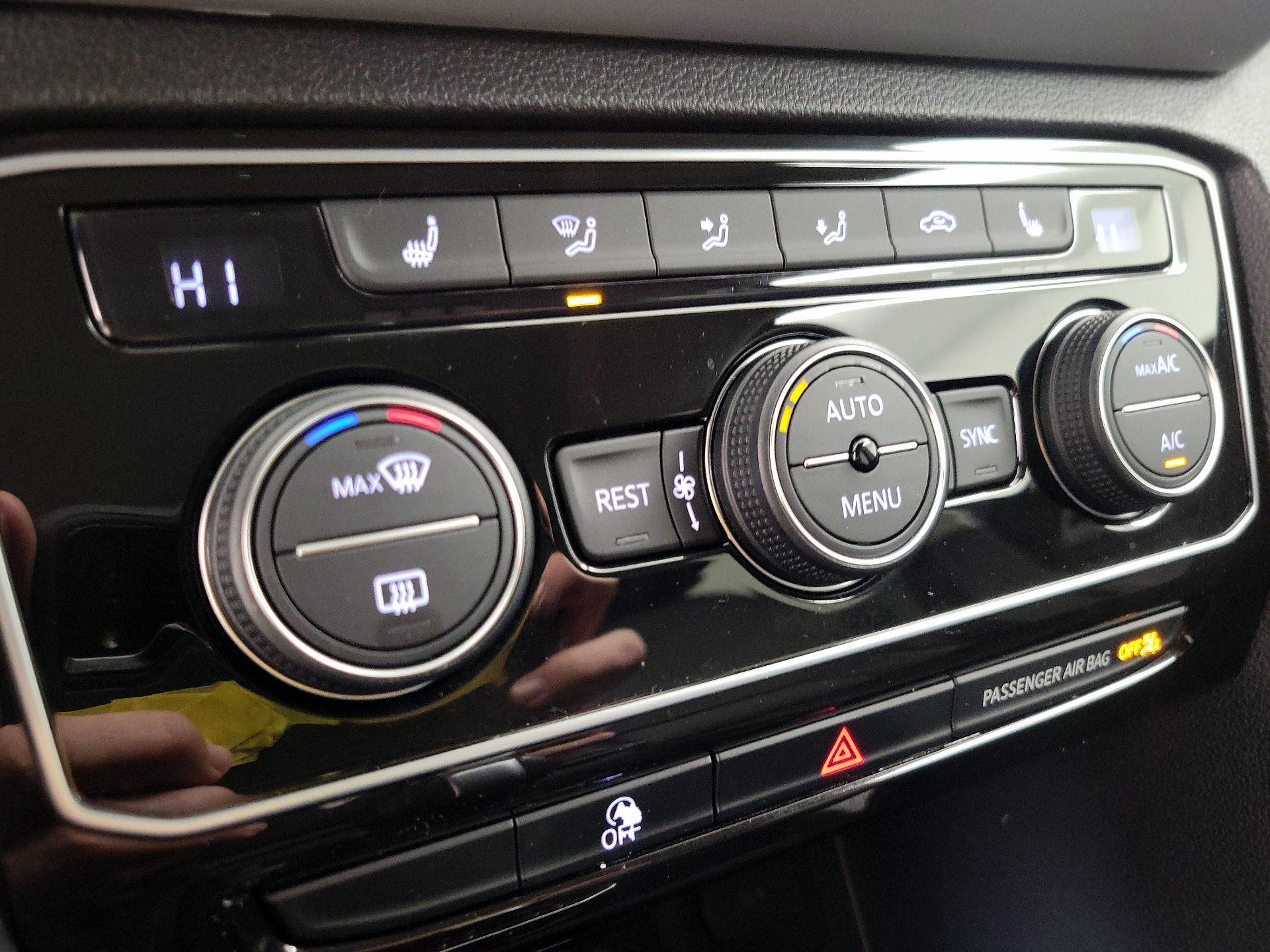 Thumbnail: 2022 Volkswagen Atlas - 16