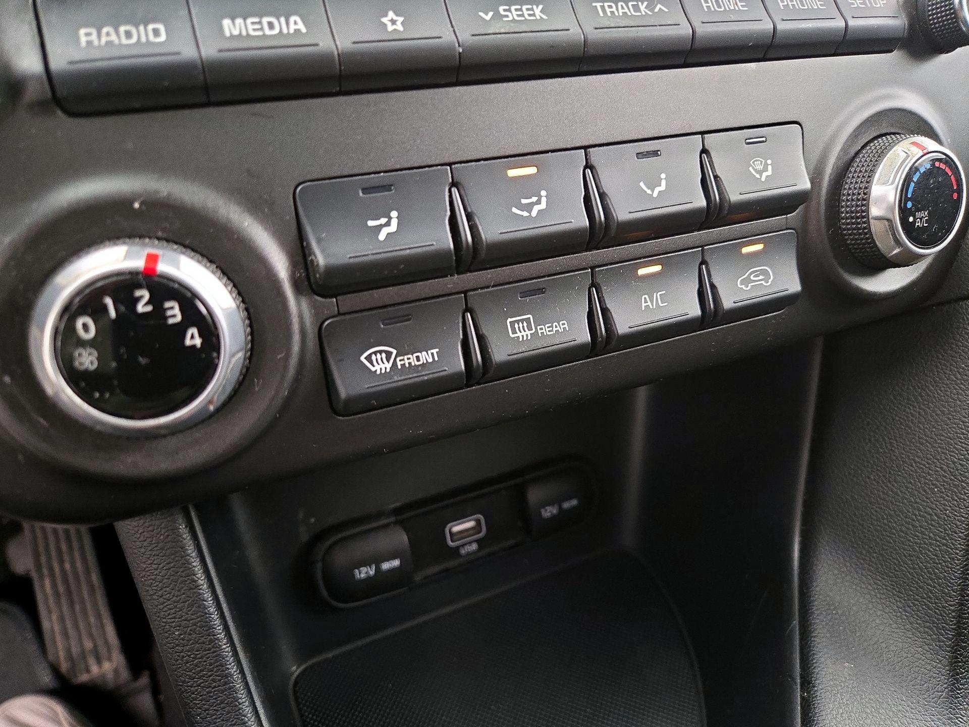 Thumbnail: 2022 Kia Sportage - 16