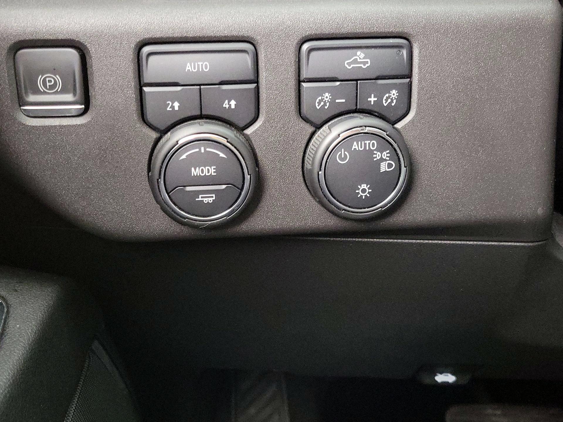 Thumbnail: 2023 Chevrolet Silverado 1500 - 13