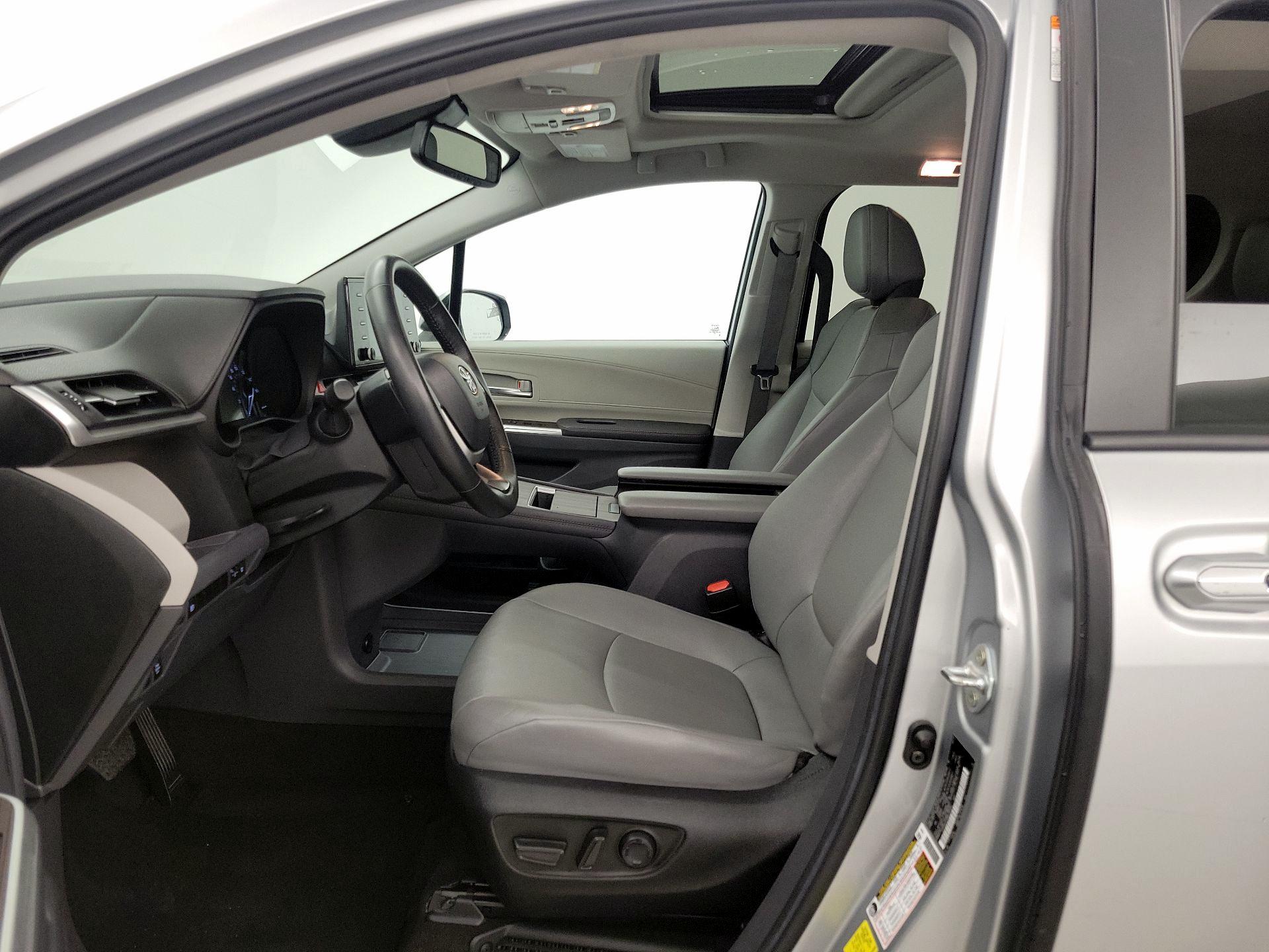 Thumbnail: 2024 Toyota Sienna - 11