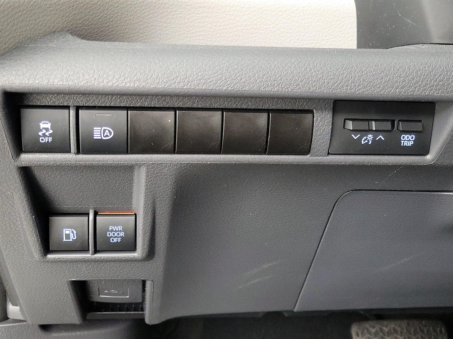 Thumbnail: 2024 Toyota Sienna - 13