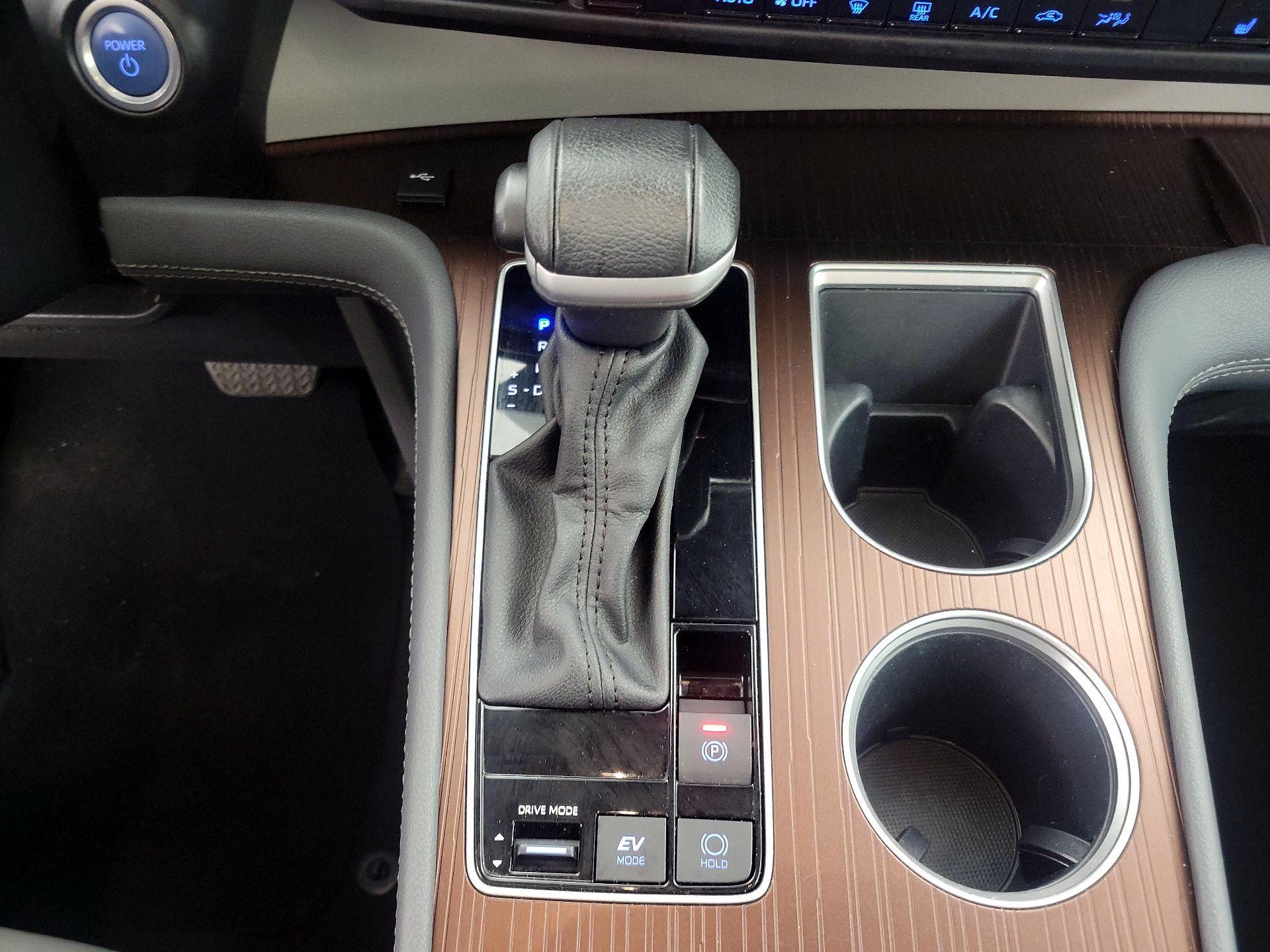 Thumbnail: 2024 Toyota Sienna - 17