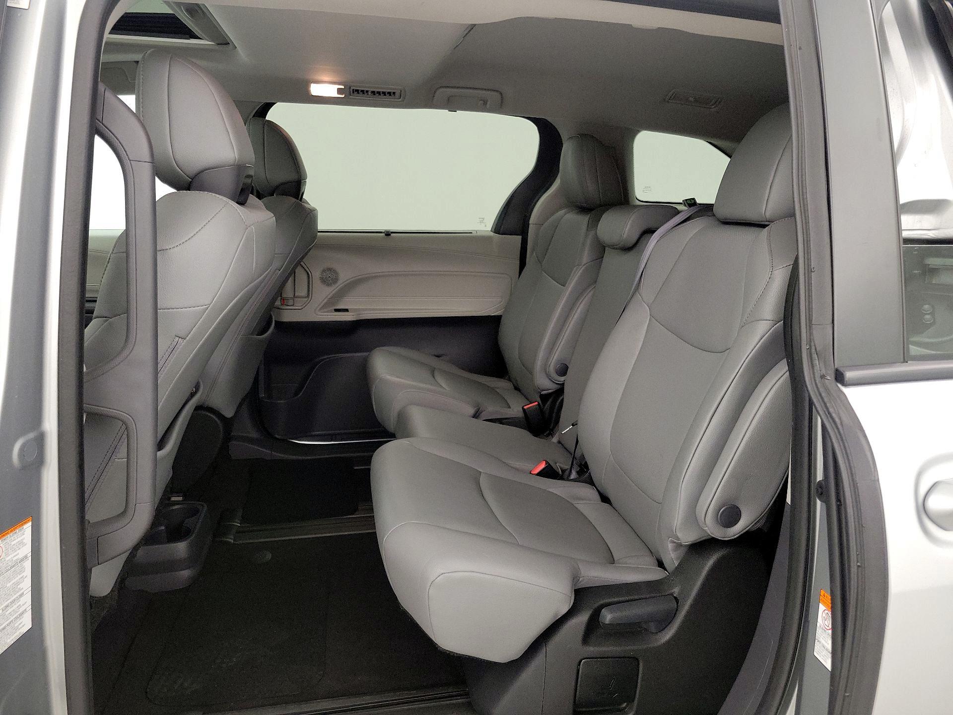 Thumbnail: 2024 Toyota Sienna - 20