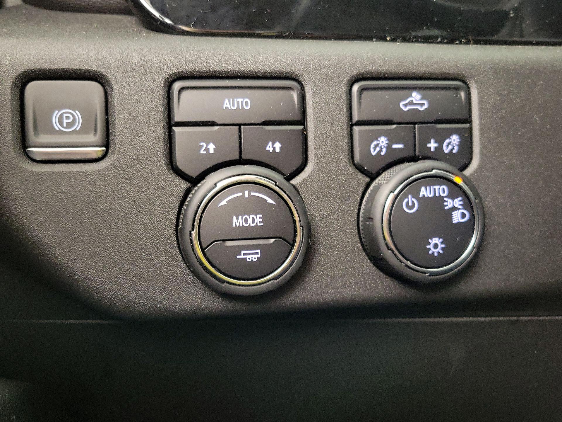 Thumbnail: 2023 Chevrolet Silverado 1500 - 13