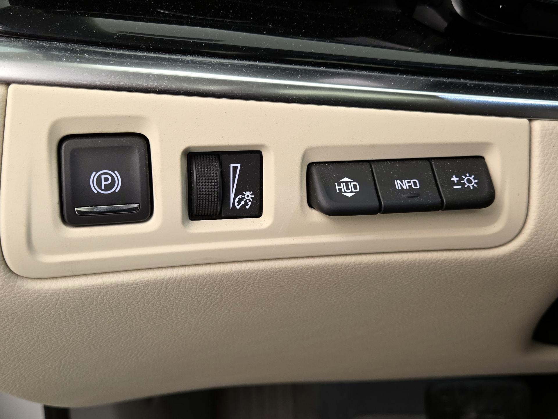 Thumbnail: 2022 Cadillac XT6 - 13