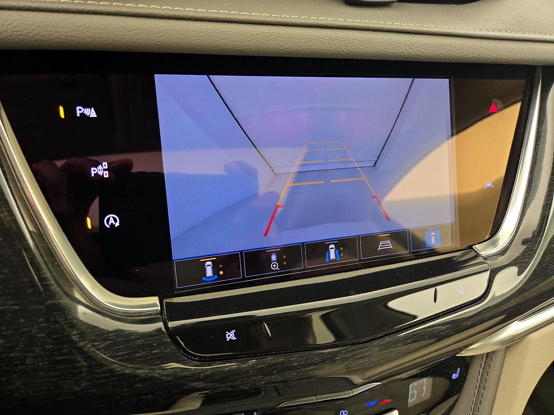 Thumbnail: 2022 Cadillac XT6 - 15