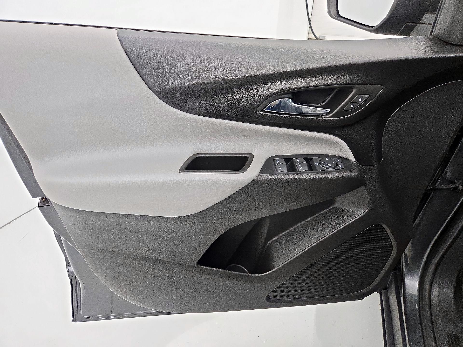 Thumbnail: 2020 Chevrolet Equinox - 12