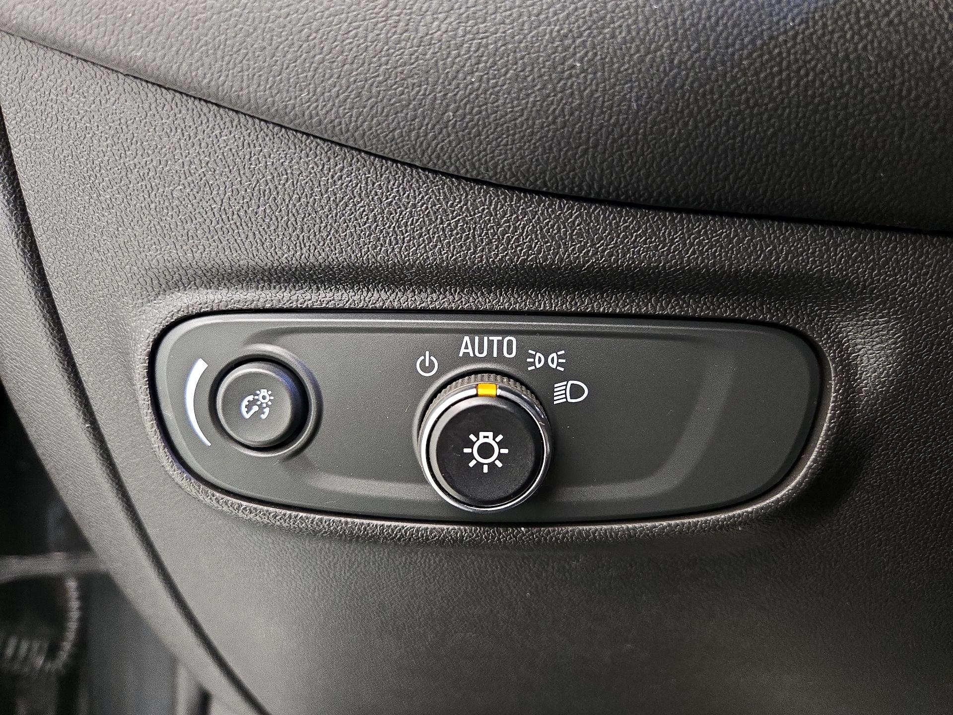 Thumbnail: 2020 Chevrolet Equinox - 13