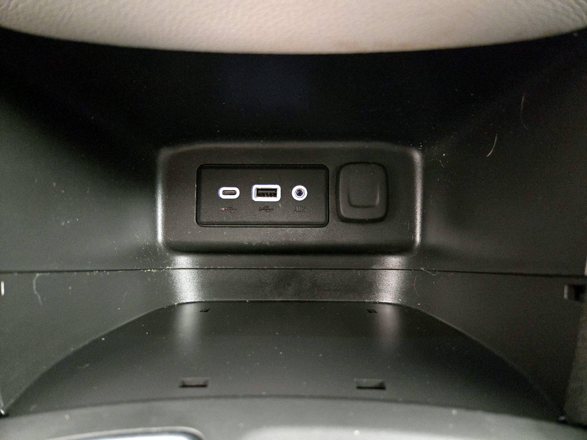 Thumbnail: 2020 Chevrolet Equinox - 18