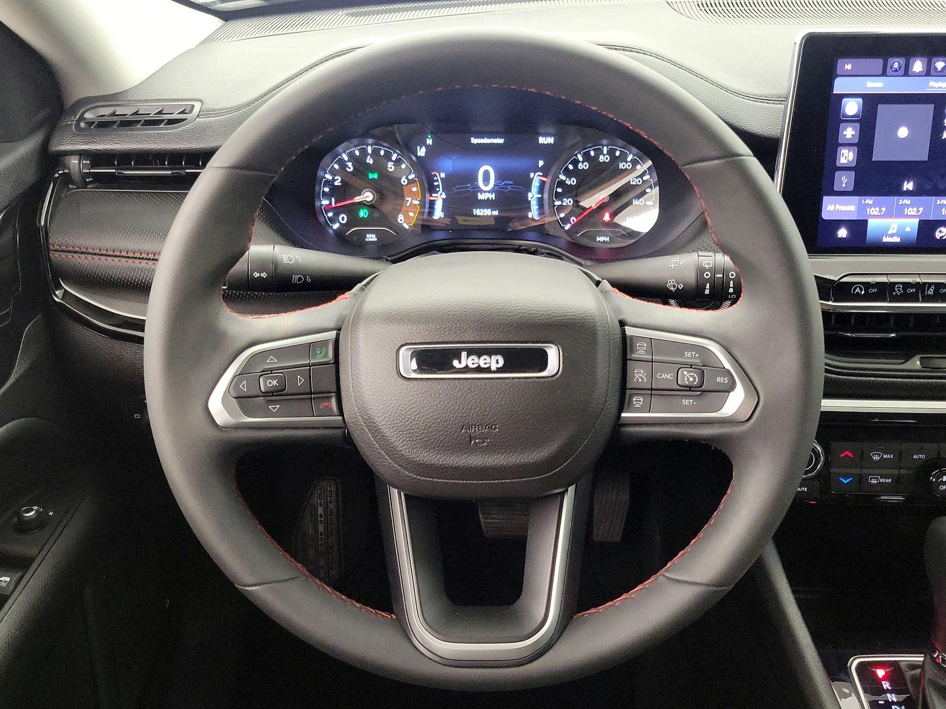 Thumbnail: 2022 Jeep Compass - 10