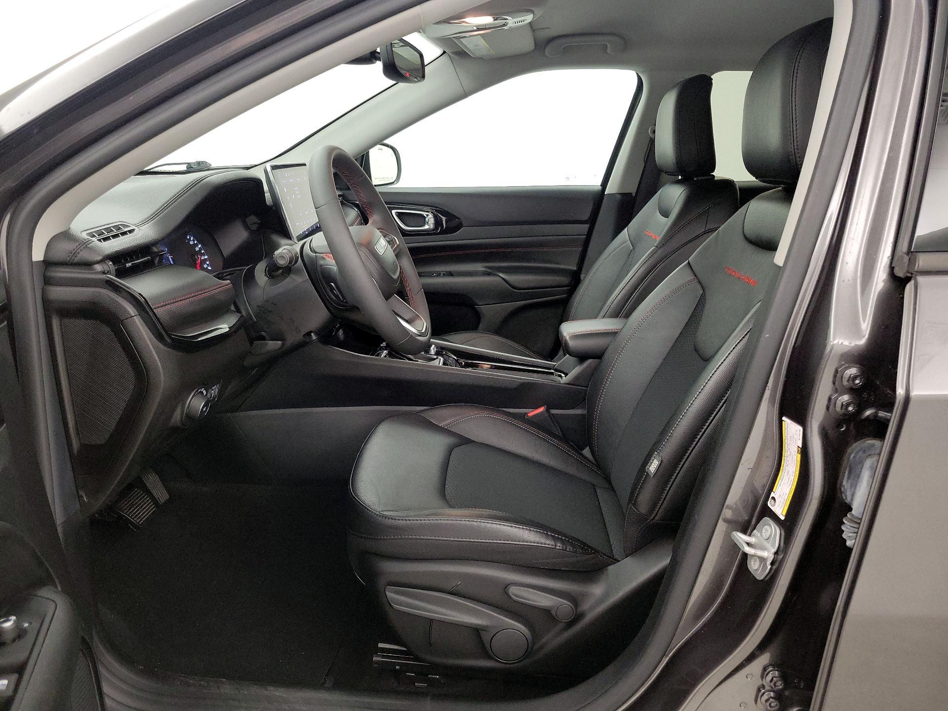 Thumbnail: 2022 Jeep Compass - 11