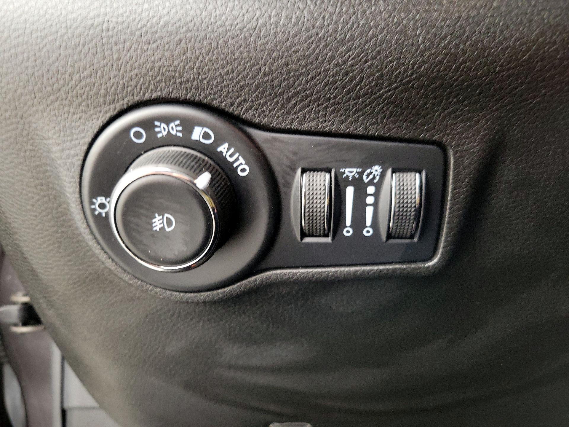 Thumbnail: 2022 Jeep Compass - 13