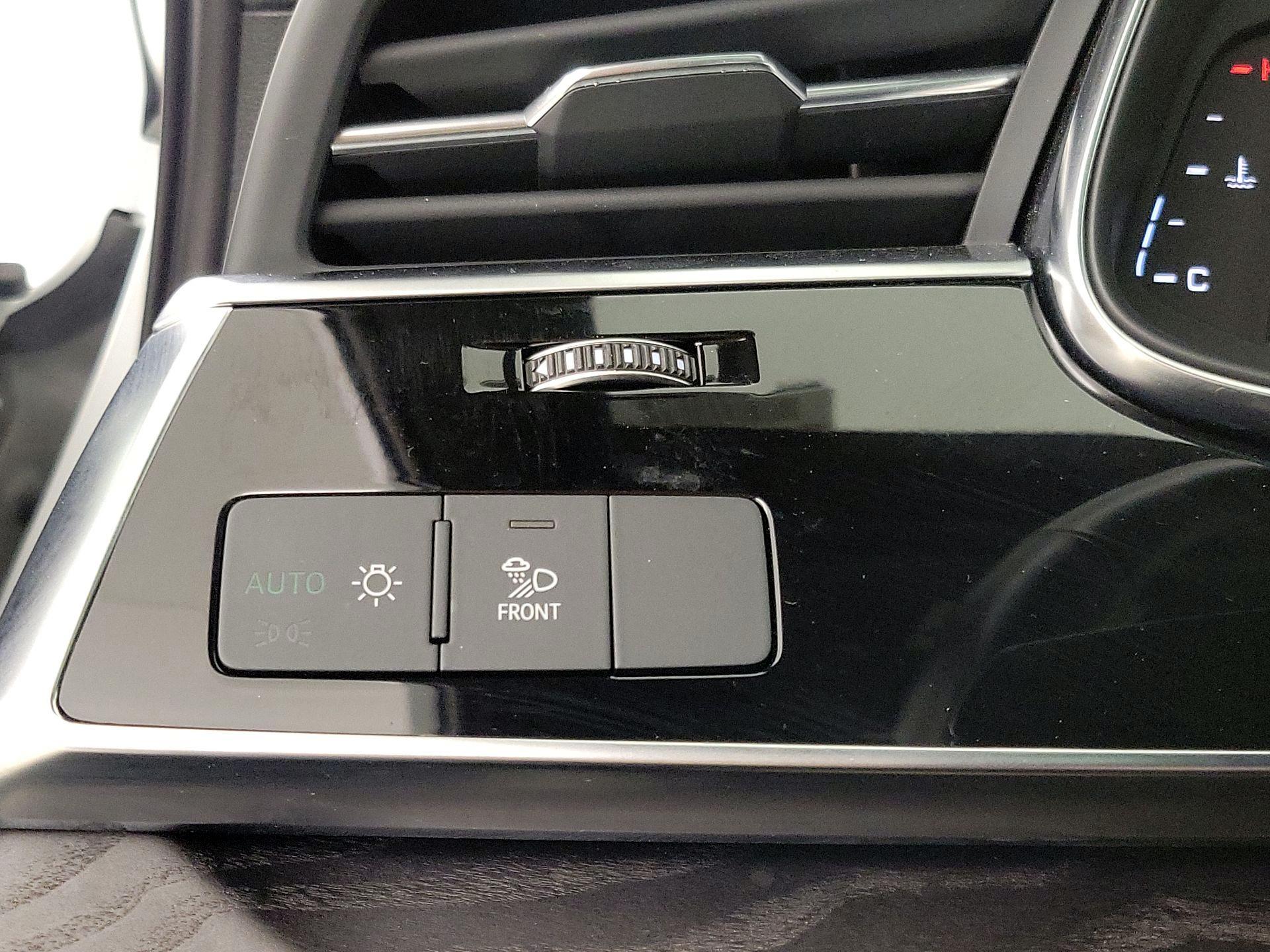 Thumbnail: 2021 Audi Q7 - 13