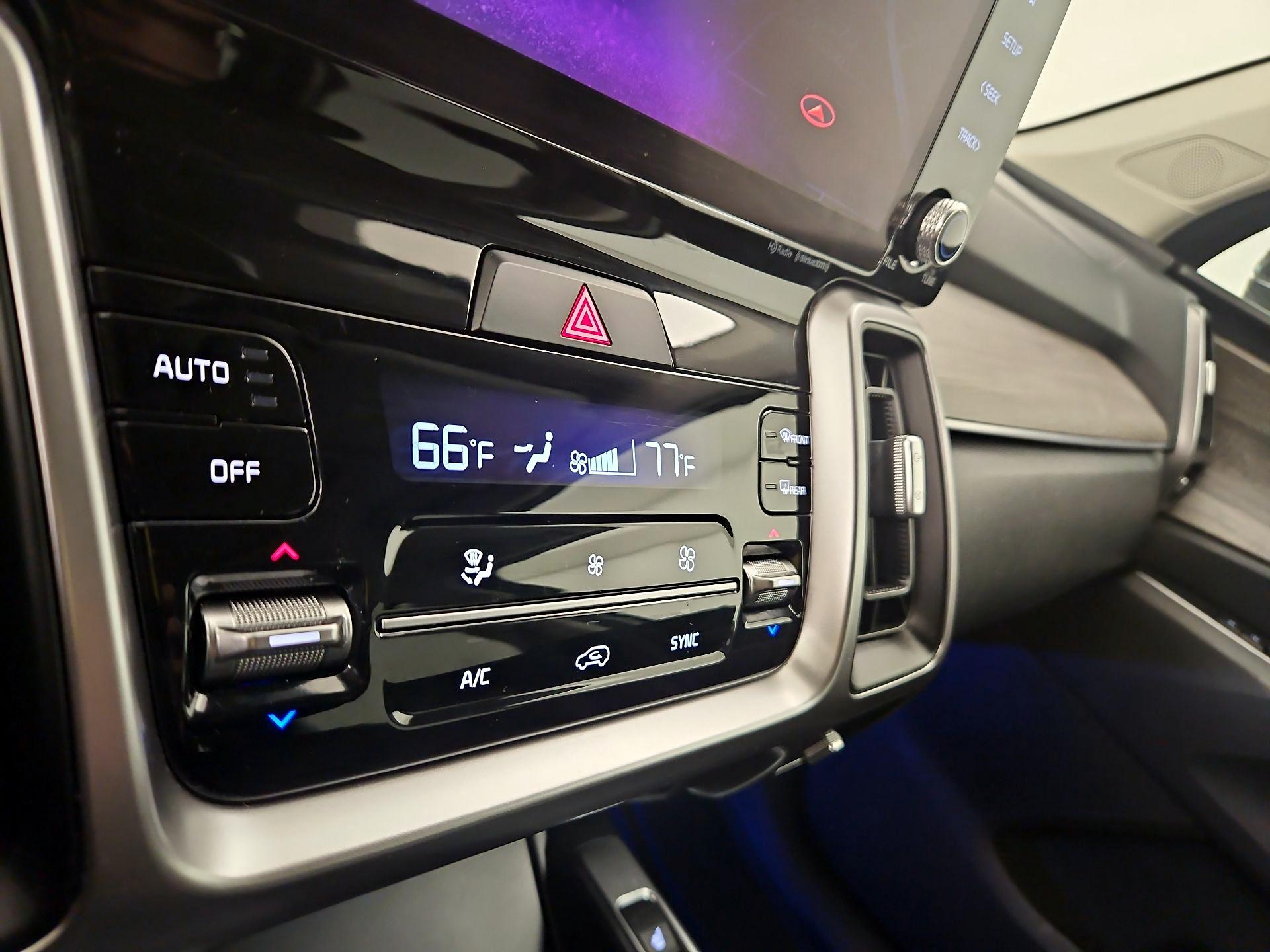 Thumbnail: 2022 Kia Sorento - 17