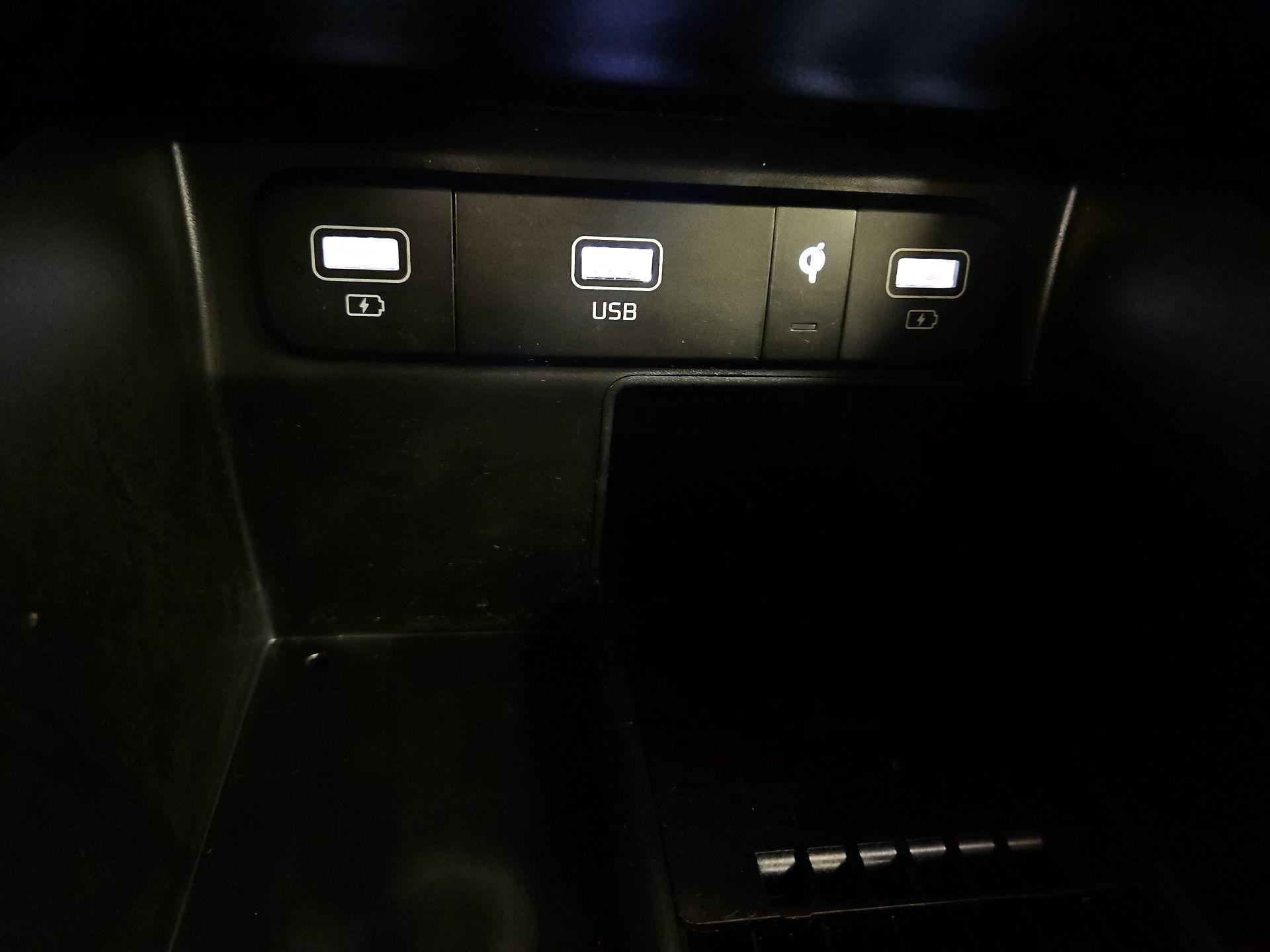 Thumbnail: 2022 Kia Sorento - 19