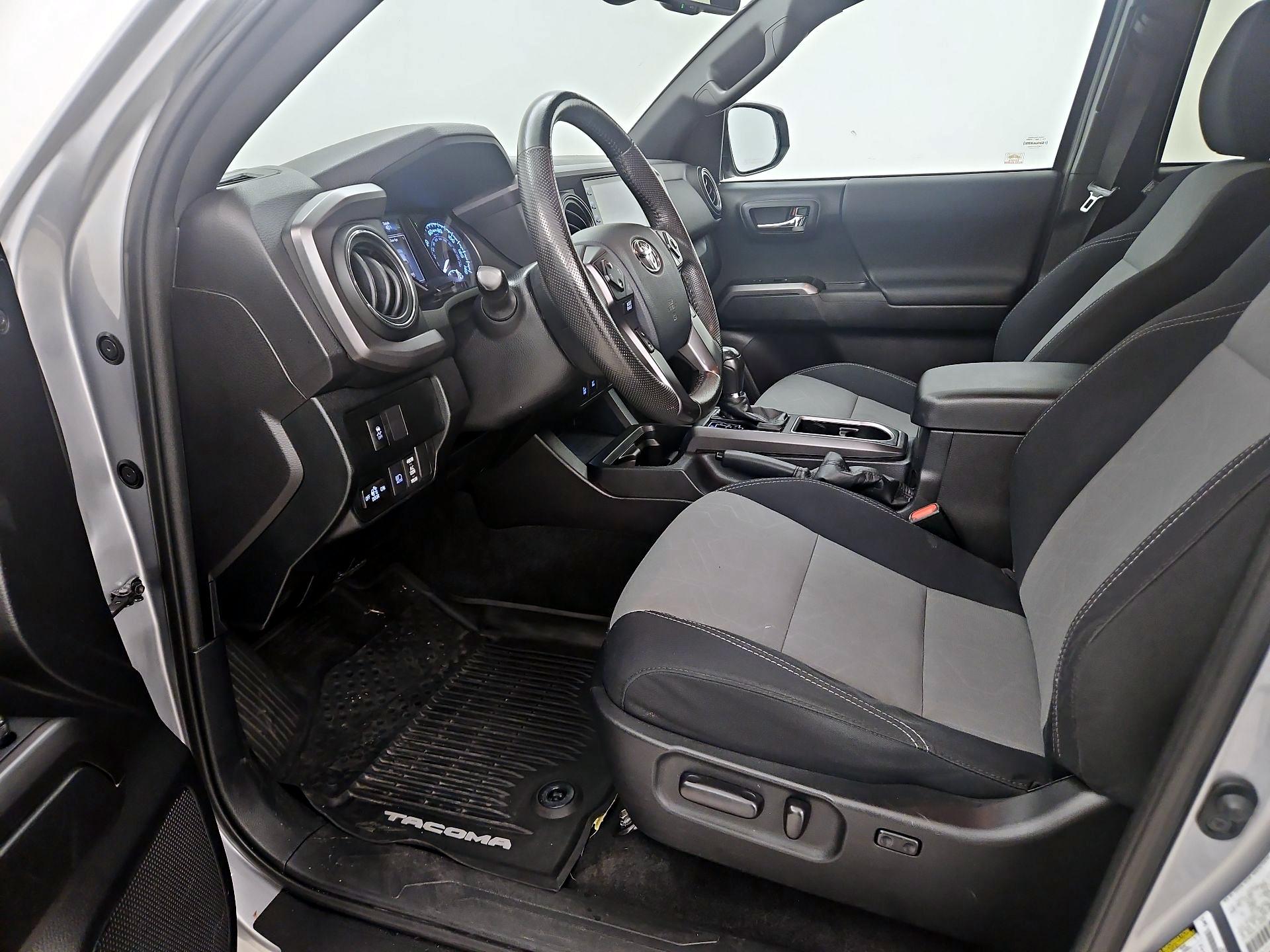 Thumbnail: 2020 Toyota Tacoma - 11