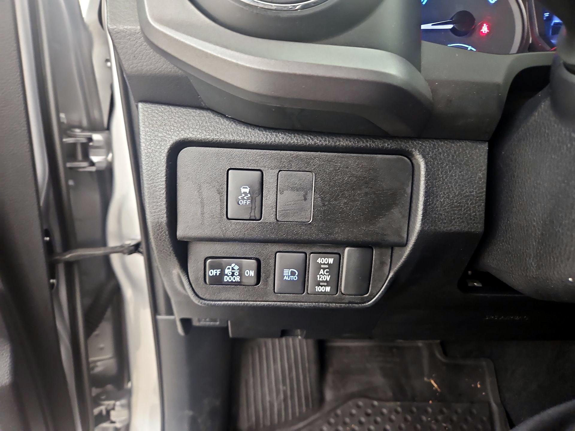 Thumbnail: 2020 Toyota Tacoma - 13