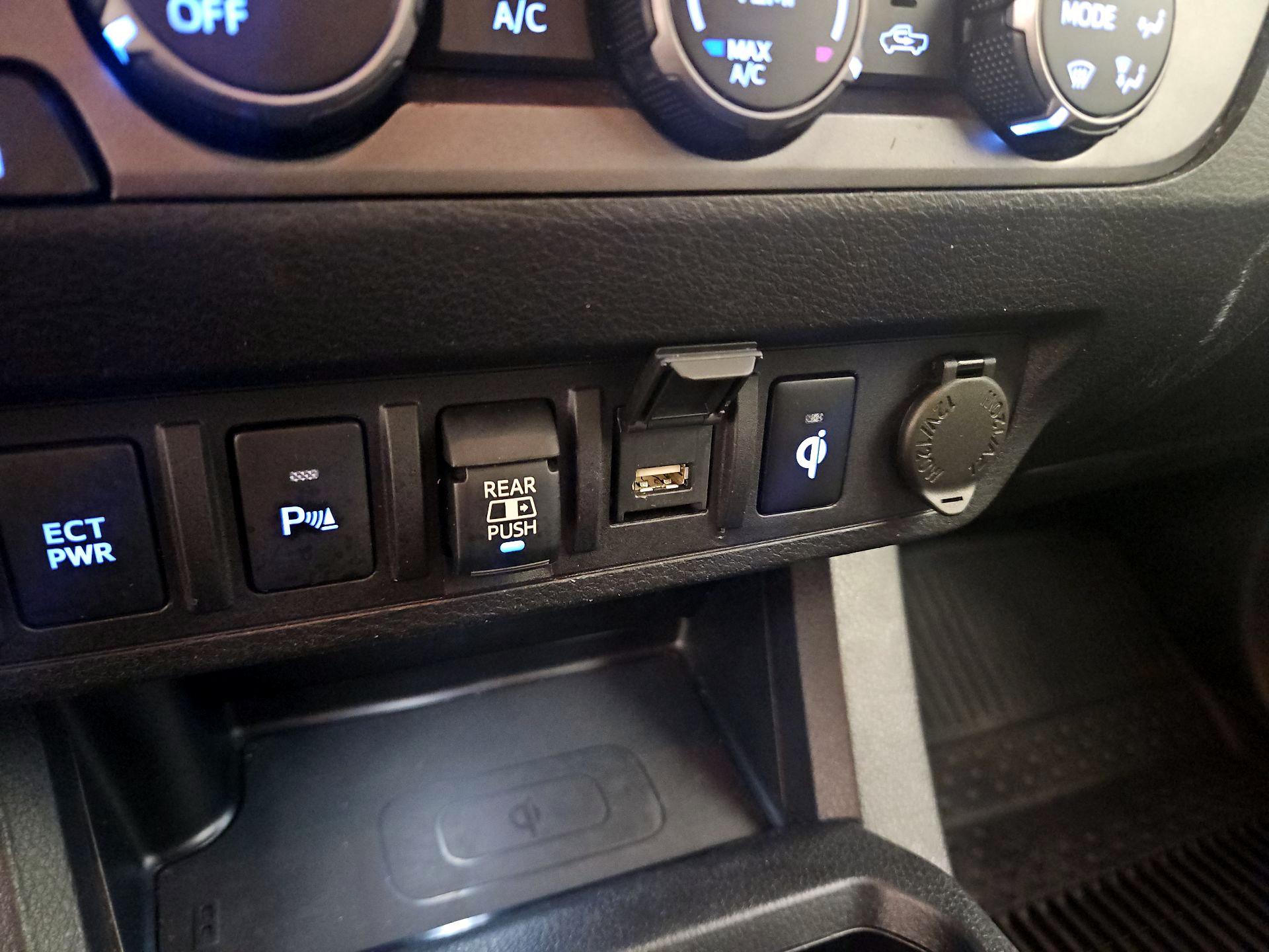 Thumbnail: 2020 Toyota Tacoma - 18