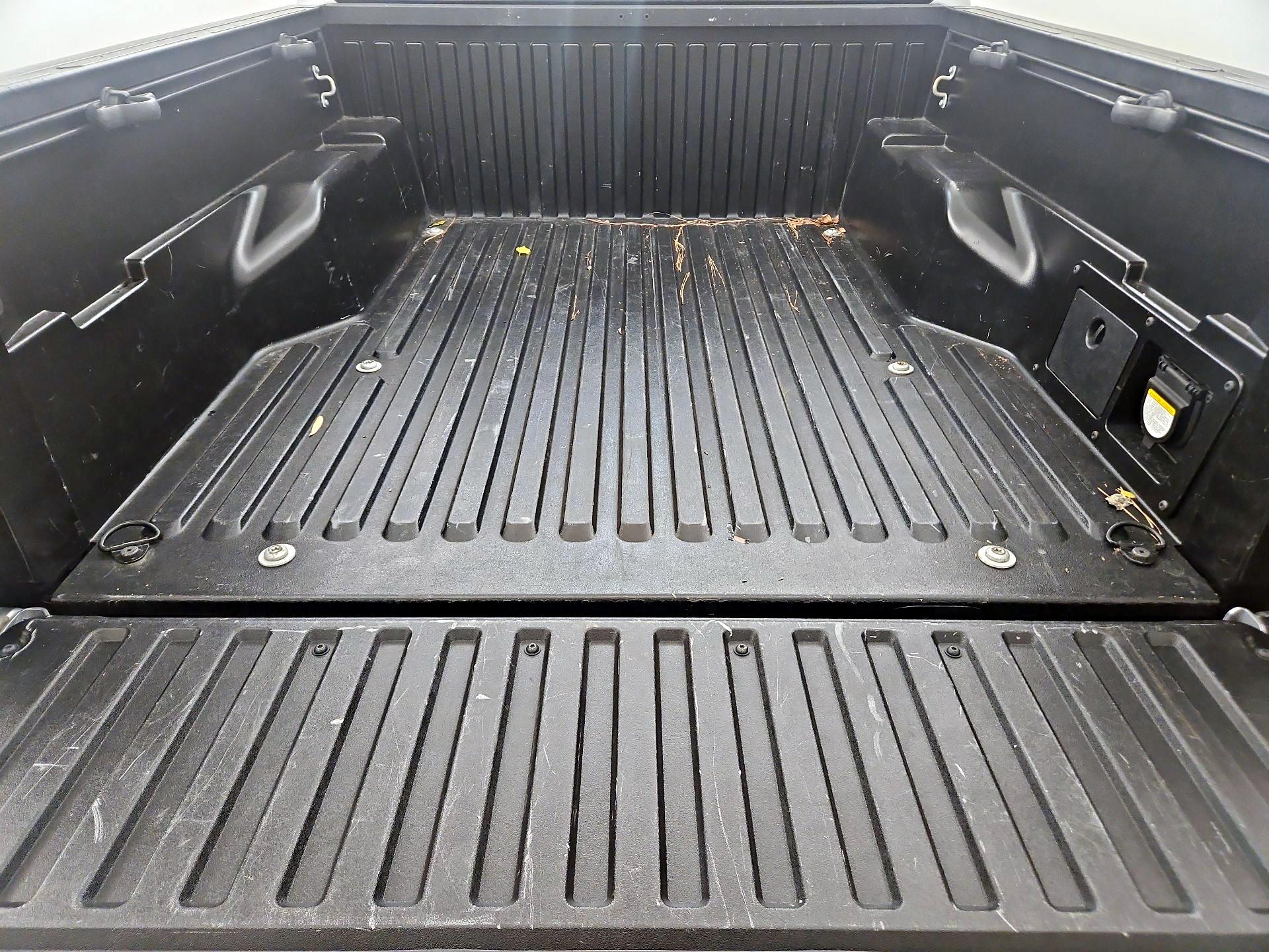 Thumbnail: 2020 Toyota Tacoma - 20