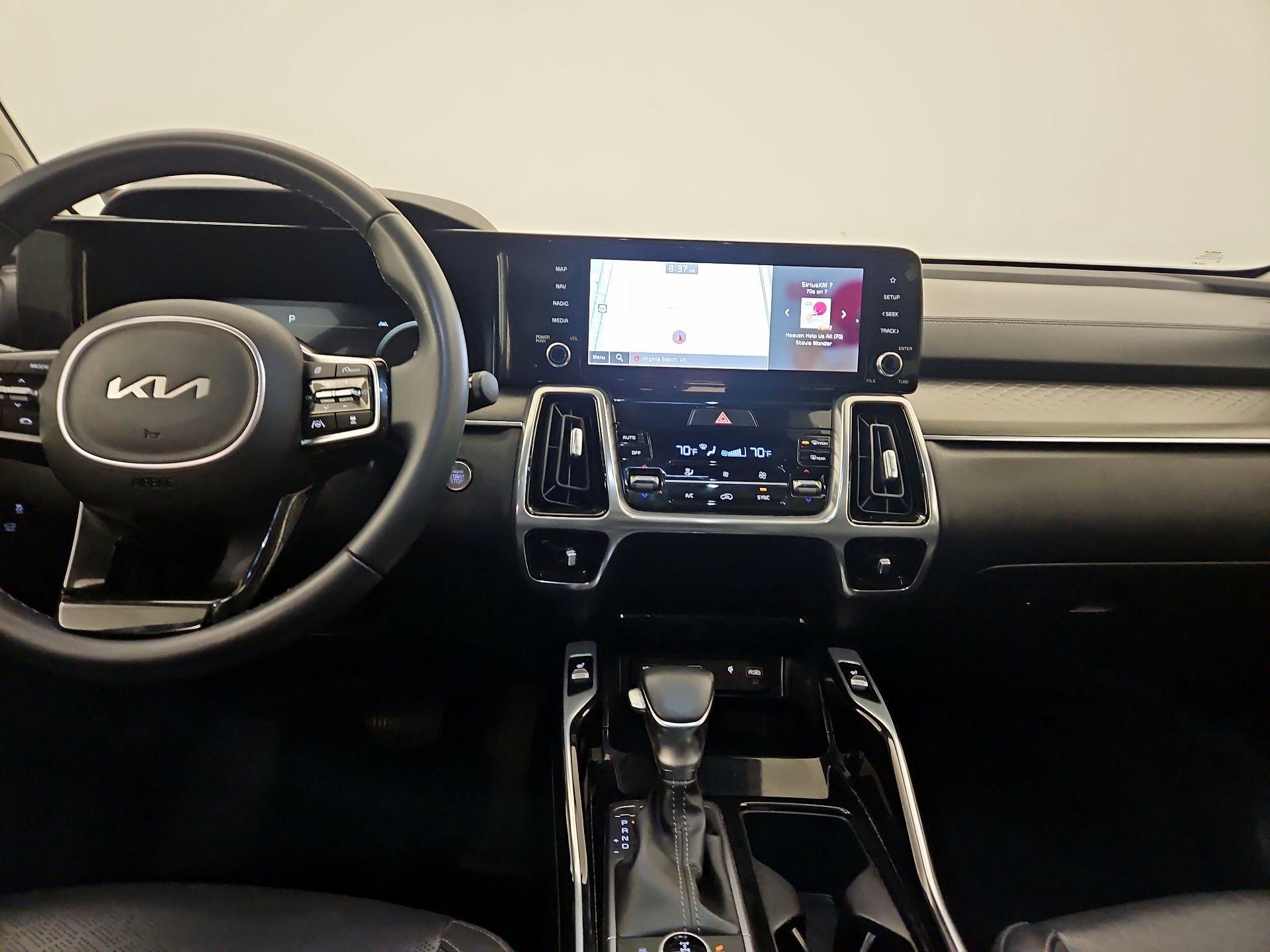 Thumbnail: 2023 Kia Sorento - 9