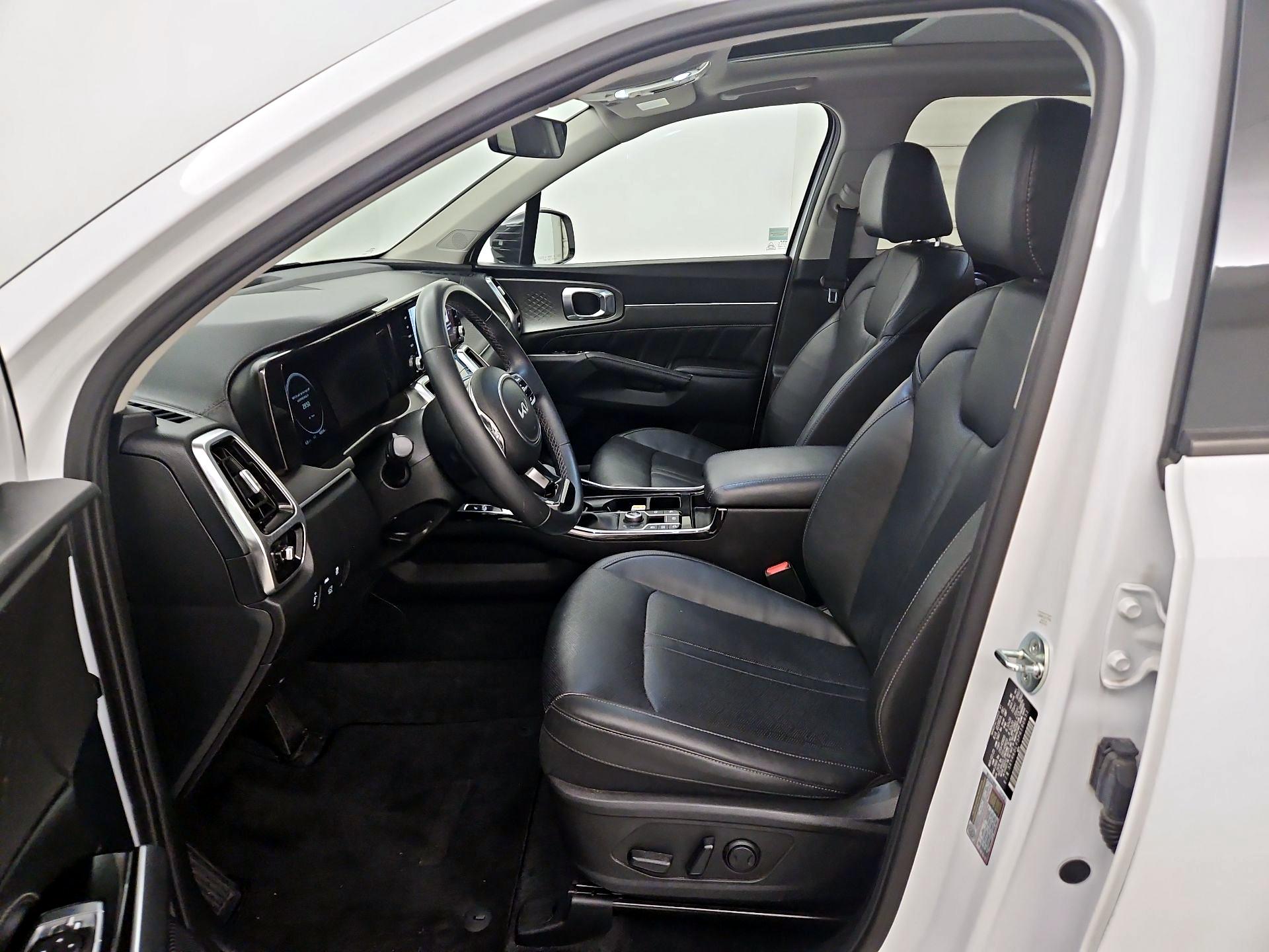 Thumbnail: 2023 Kia Sorento - 11