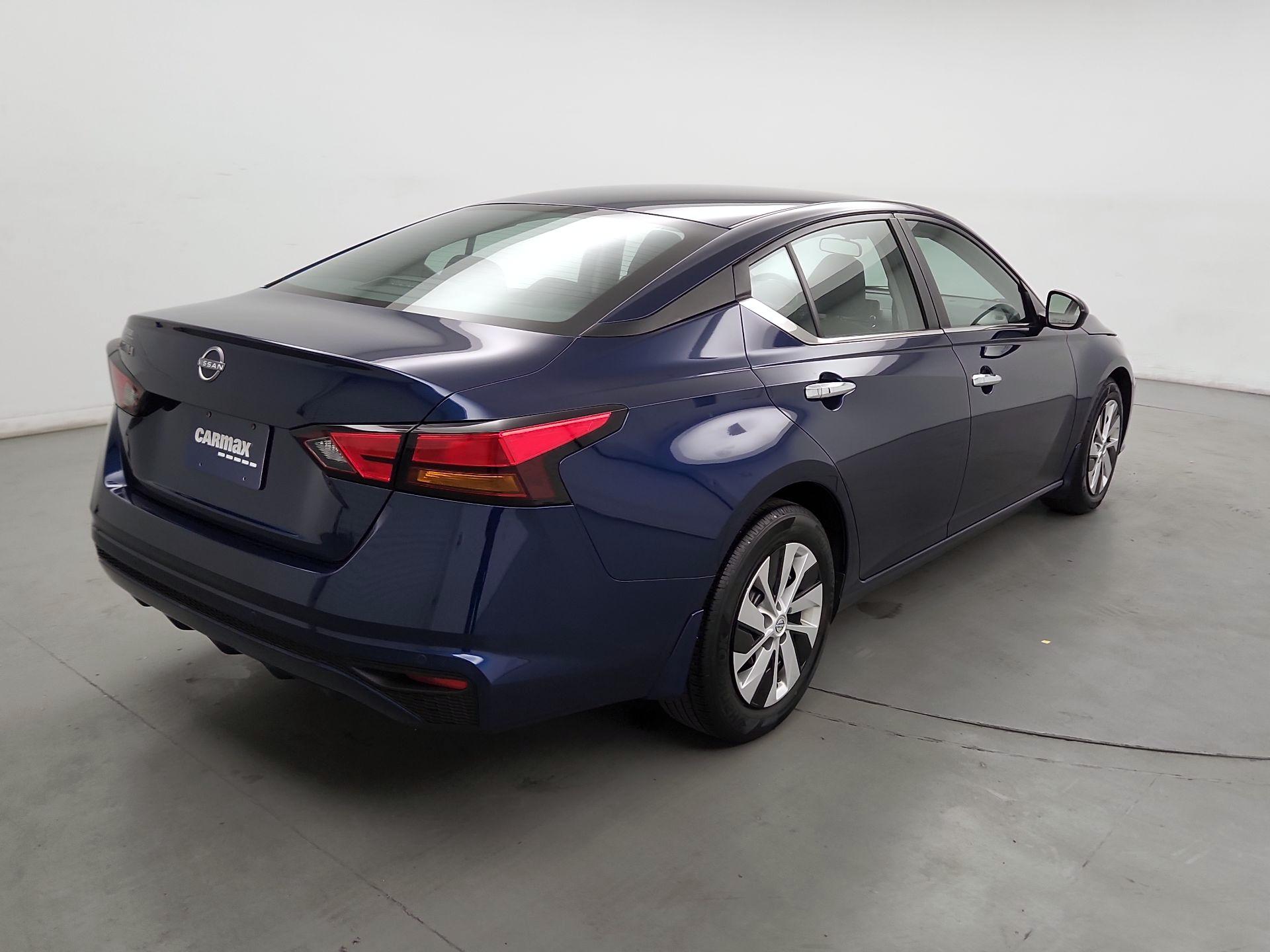 Thumbnail: 2023 Nissan Altima - 5