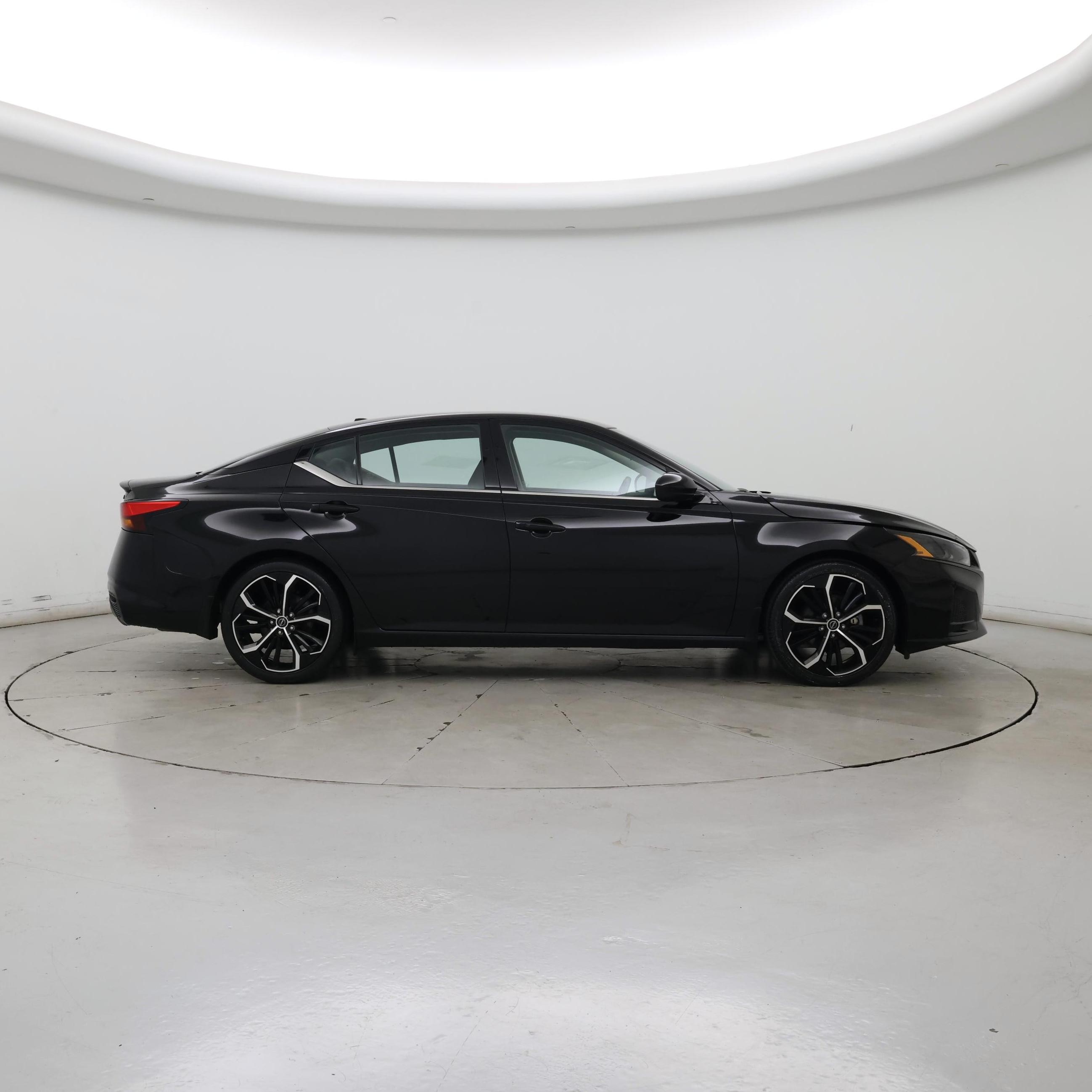 Thumbnail: 2023 Nissan Altima - 7