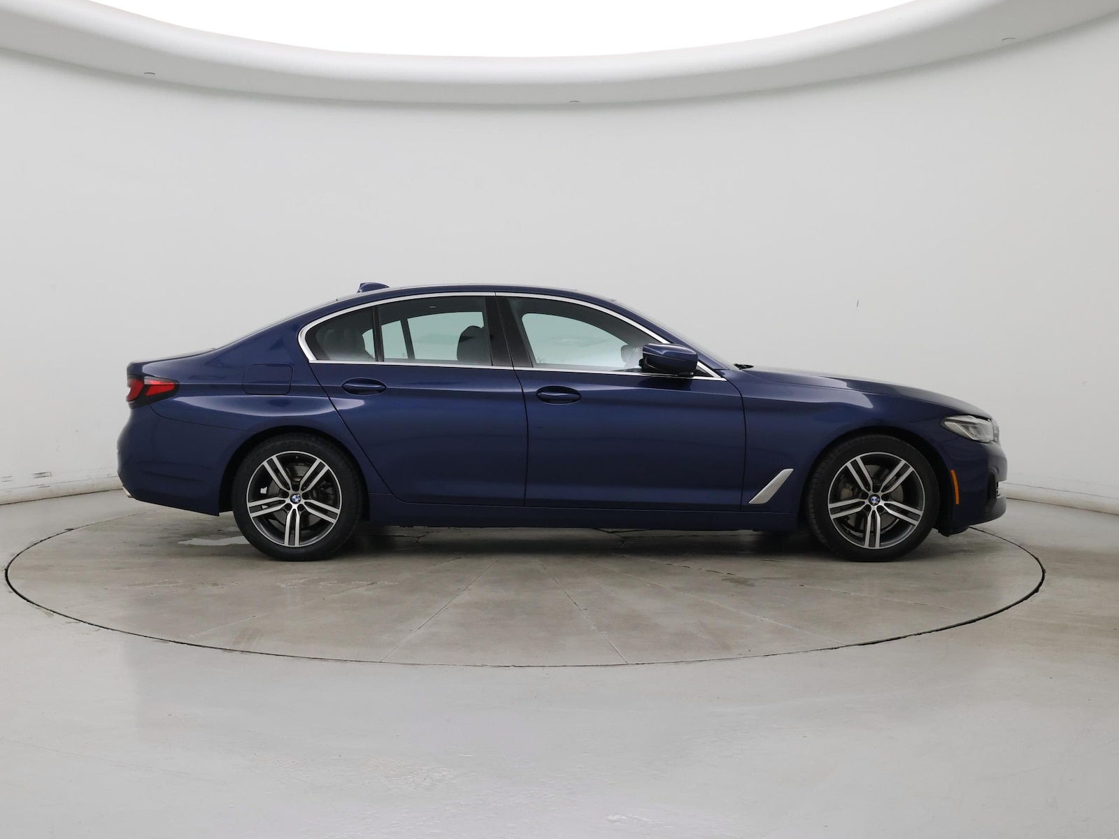 2022 BMW 5 Series 530i - Photo 8