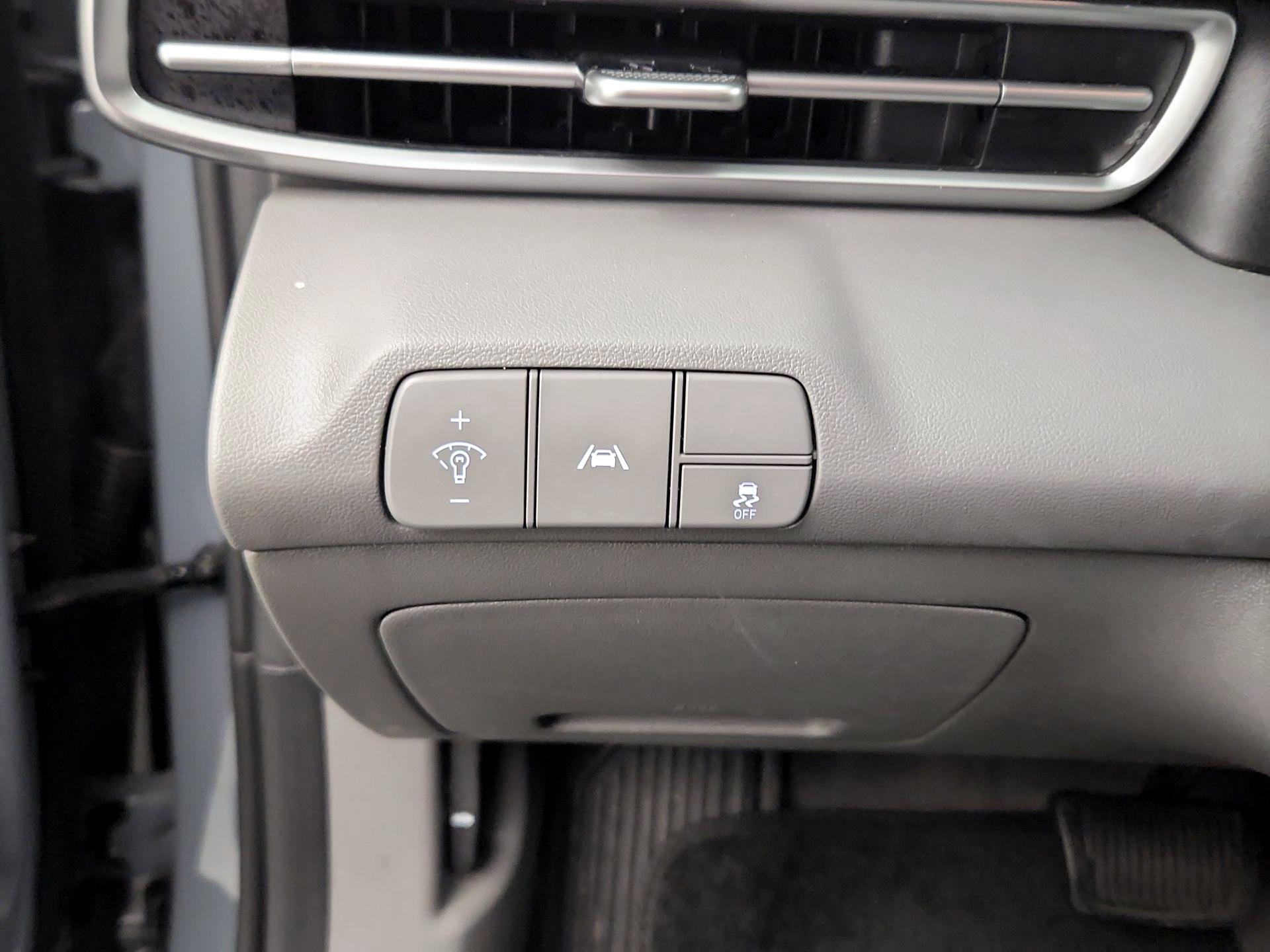 Thumbnail: 2023 Hyundai Elantra - 11