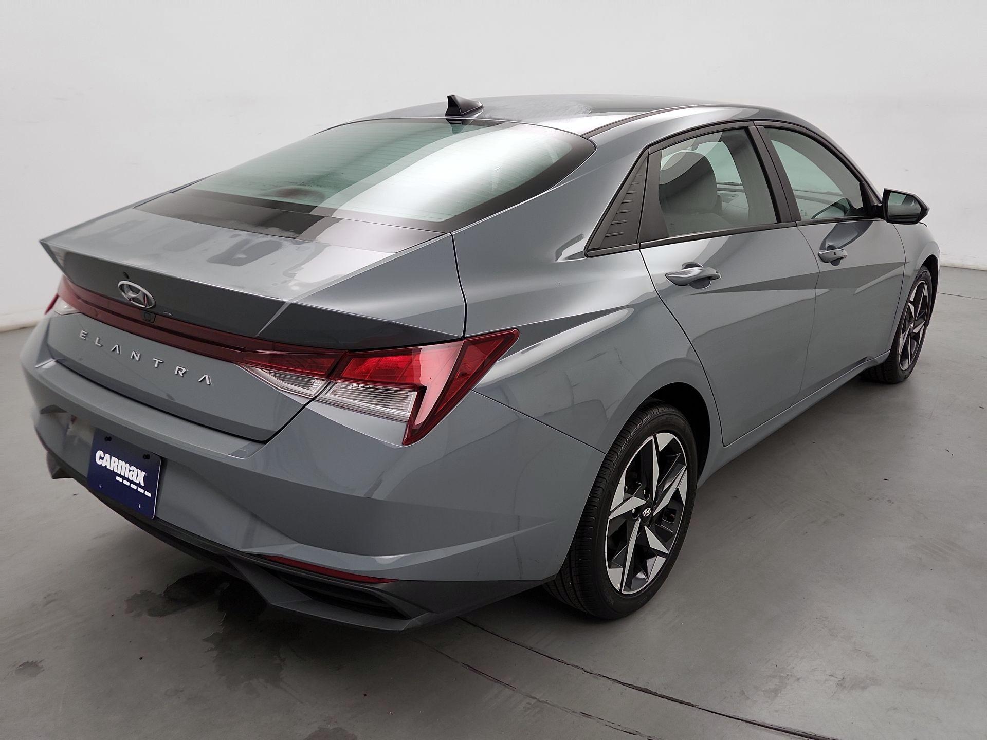 Thumbnail: 2023 Hyundai Elantra - 5