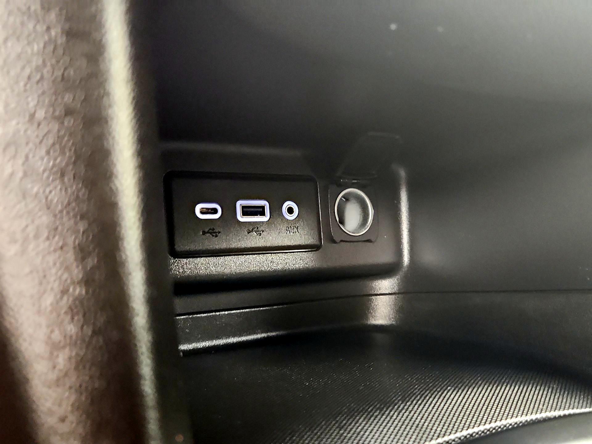 Thumbnail: 2020 Chevrolet Equinox - 18