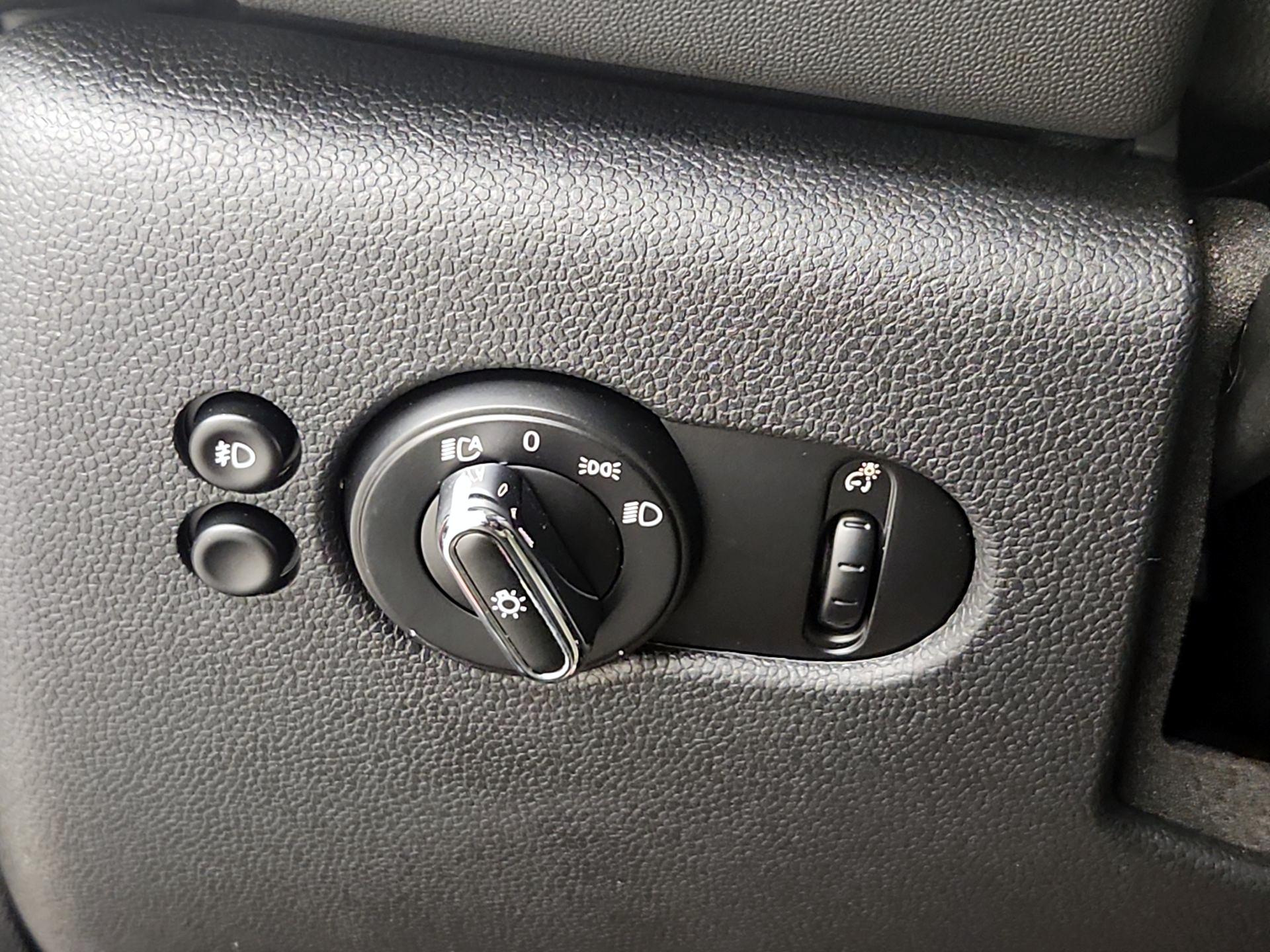 Thumbnail: 2021 MINI Cooper Hardtop - 13