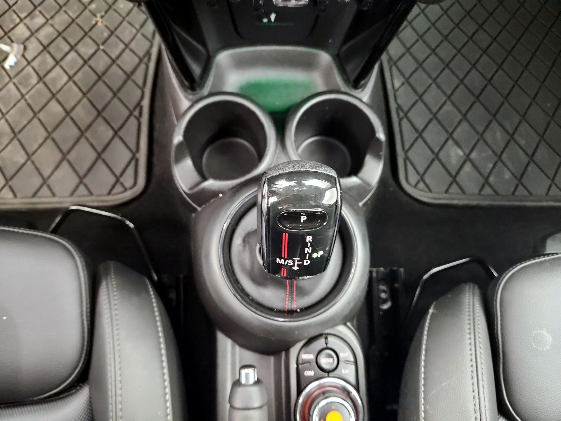 Thumbnail: 2021 MINI Cooper Hardtop - 17