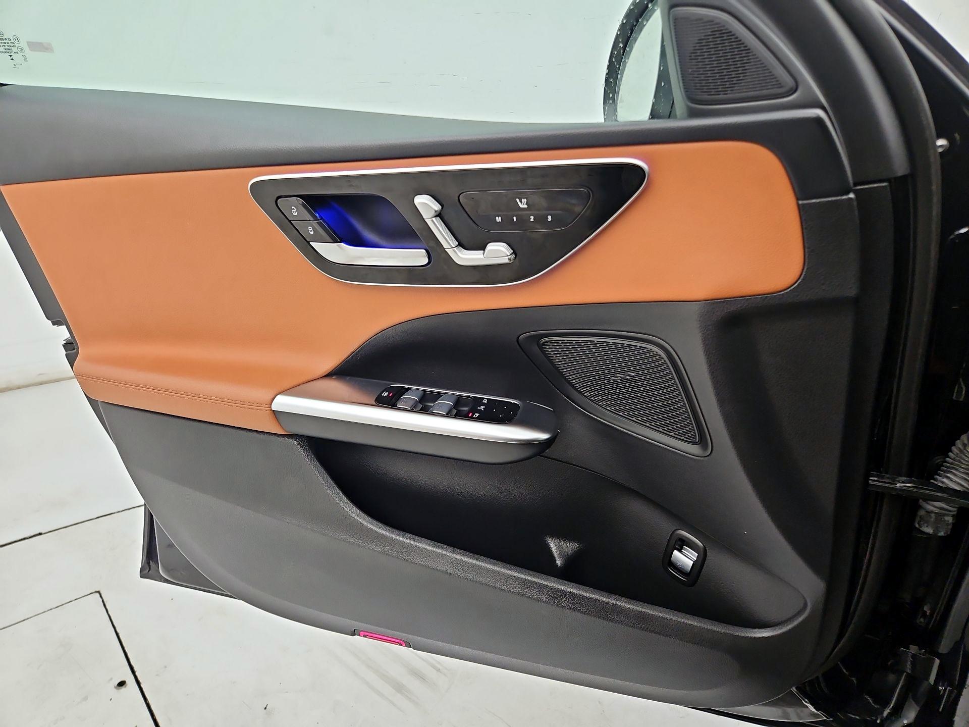 Thumbnail: 2023 Mercedes-Benz C-Class - 12