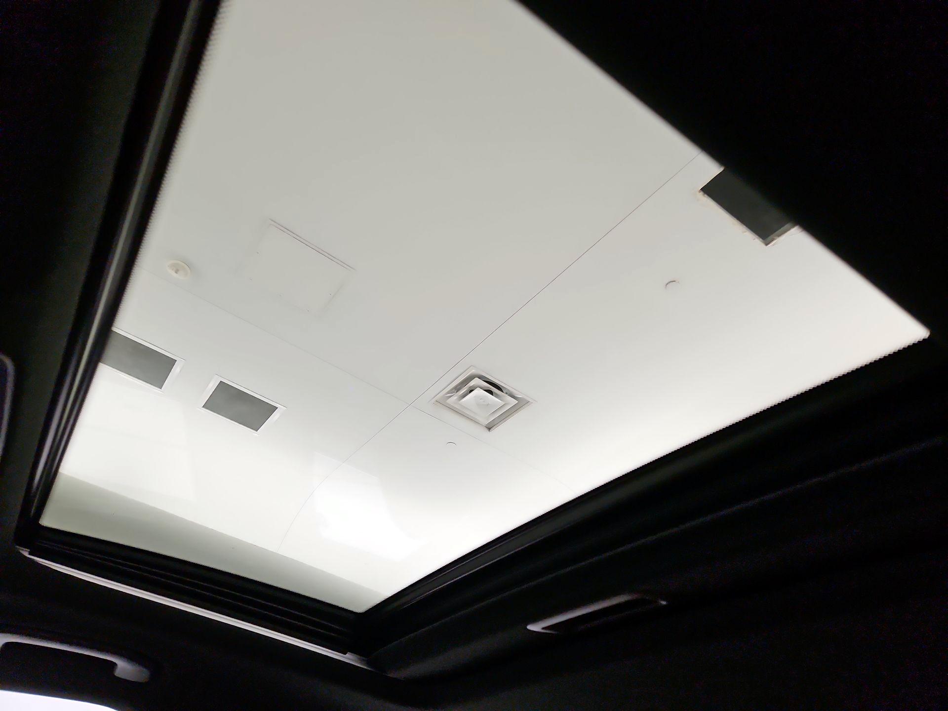 Thumbnail: 2023 Mercedes-Benz C-Class - 19