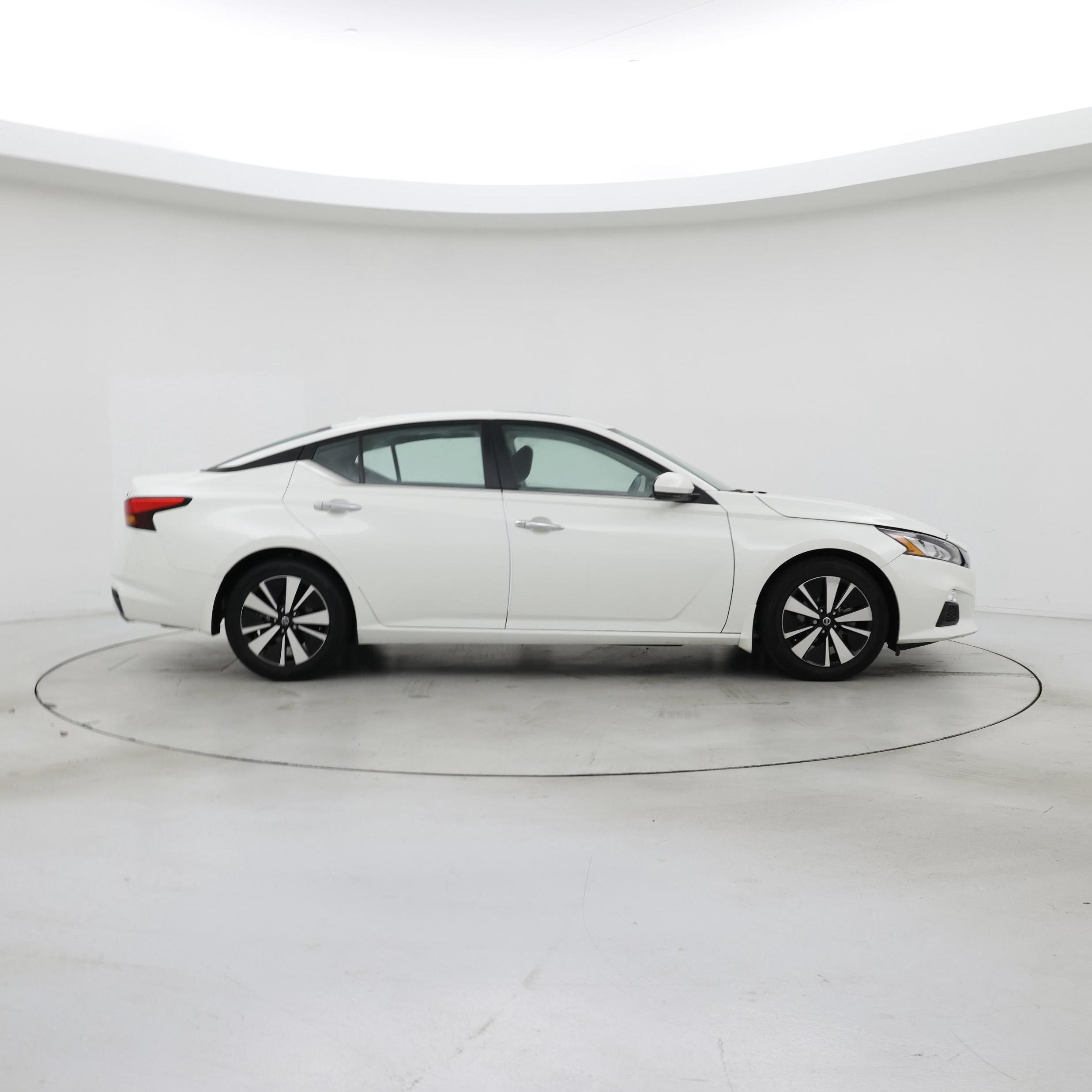 Thumbnail: 2022 Nissan Altima - 7