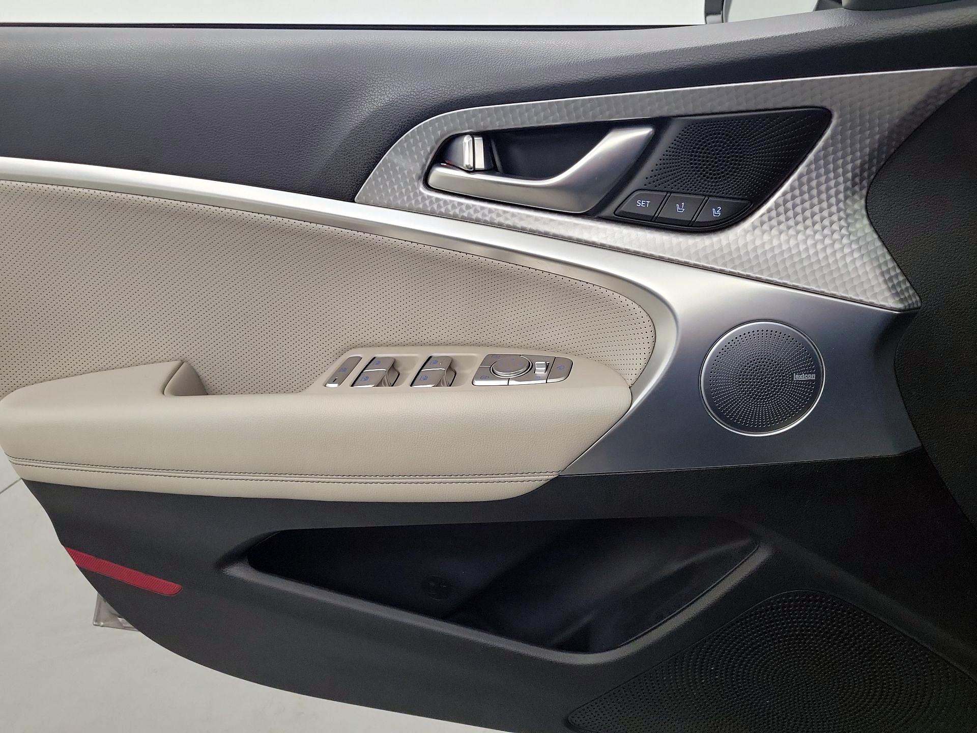 Thumbnail: 2023 Genesis G70 - 10