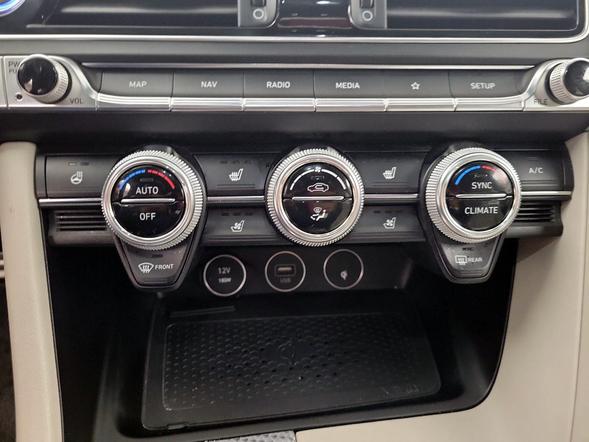 Thumbnail: 2023 Genesis G70 - 15