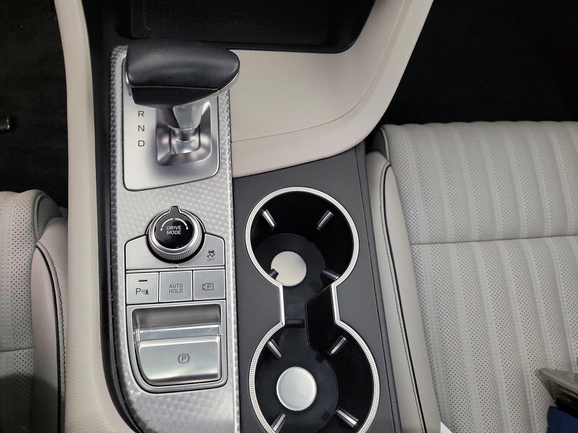 Thumbnail: 2023 Genesis G70 - 16