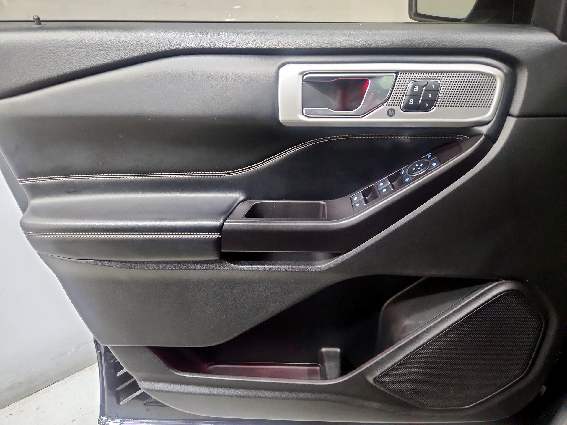 Thumbnail: 2020 Ford Explorer - 12