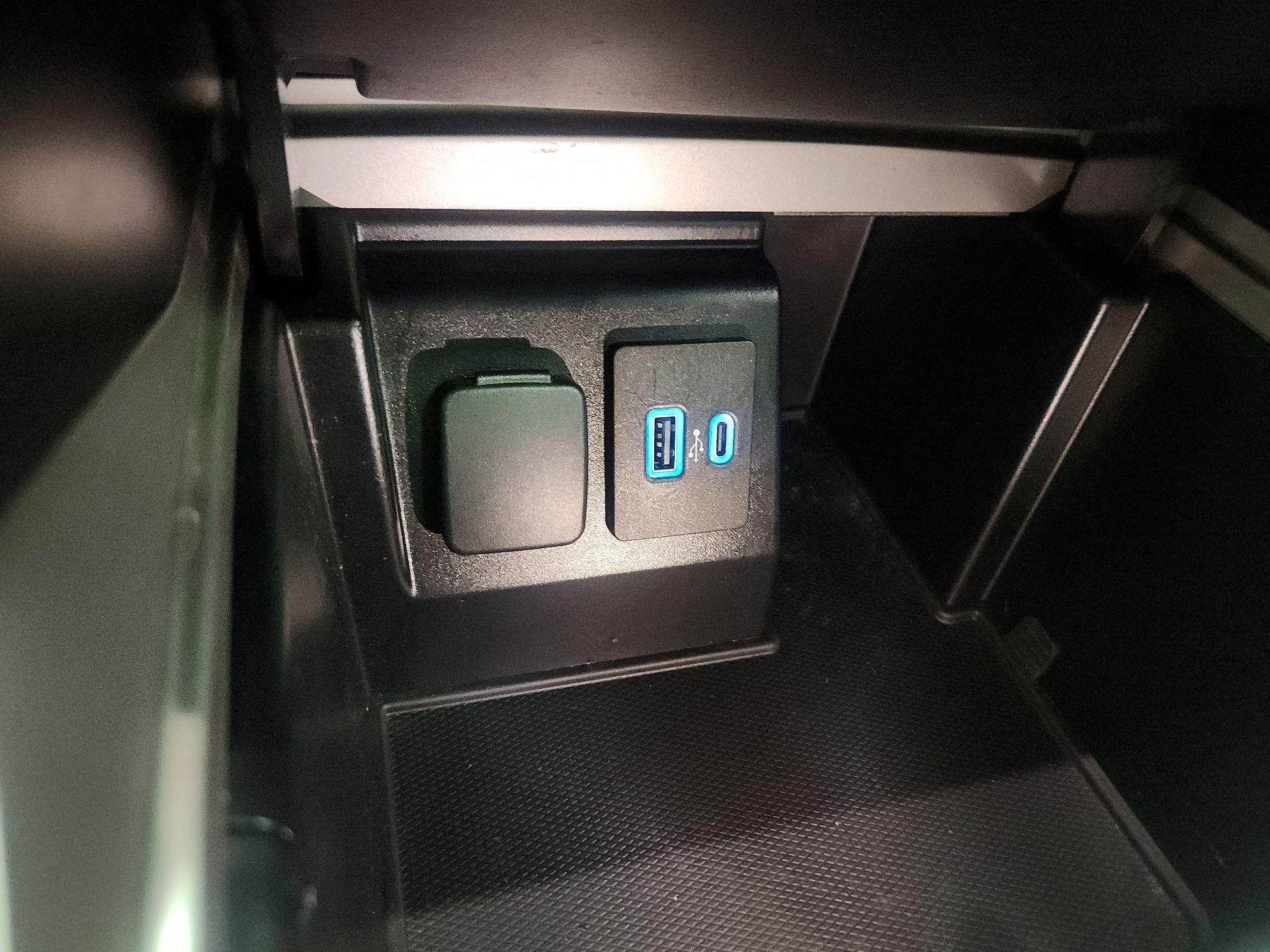 Thumbnail: 2020 Ford Explorer - 19