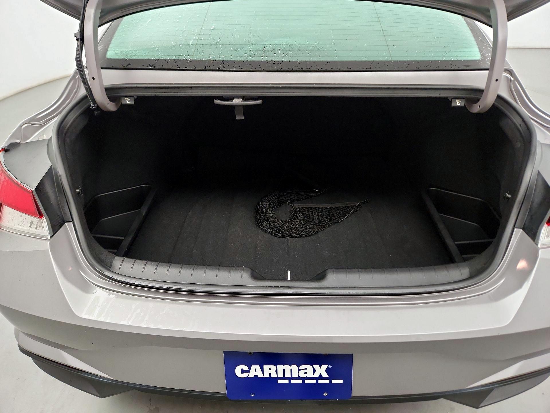 Thumbnail: 2023 Hyundai Elantra - 18