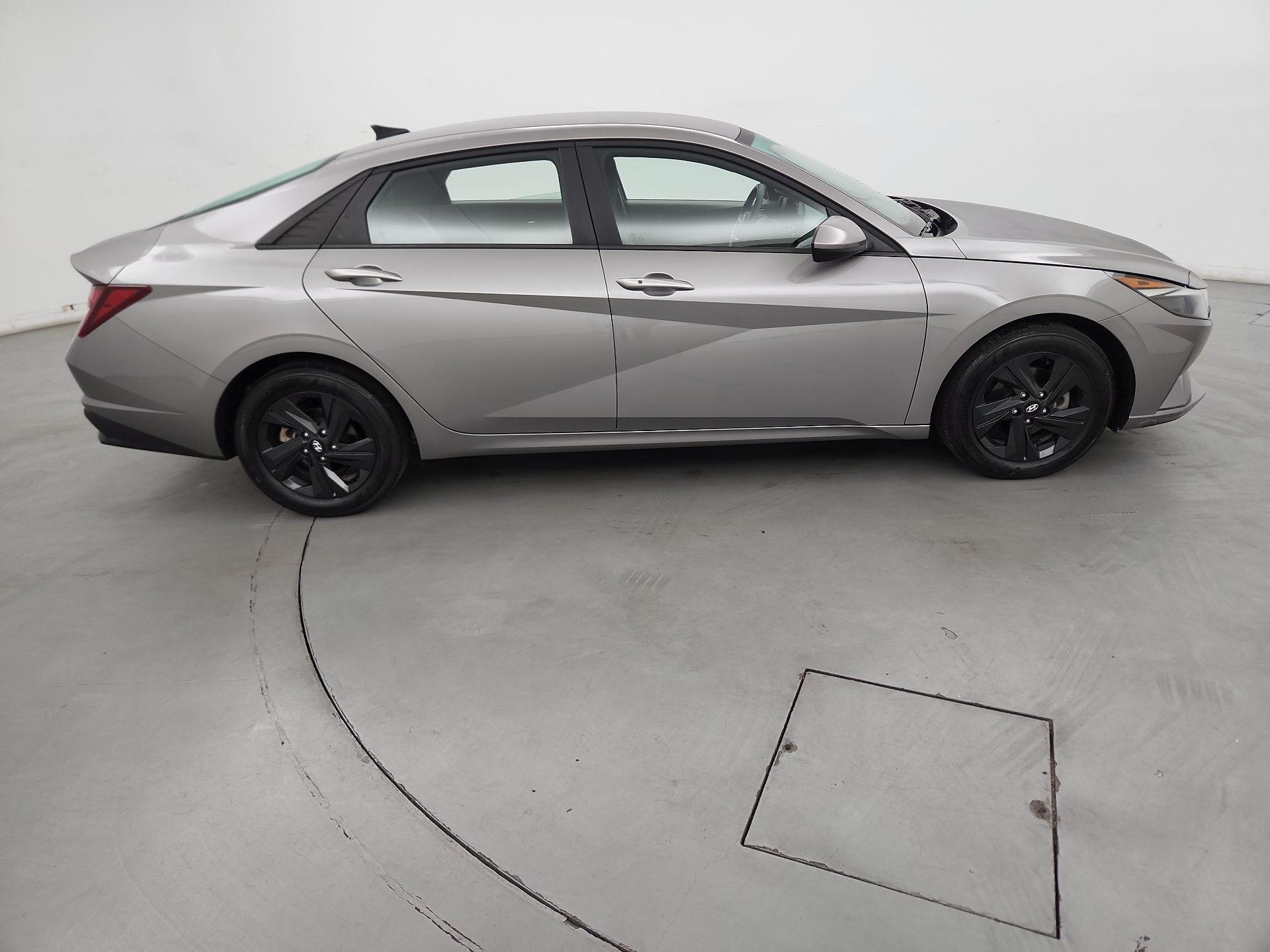 Thumbnail: 2023 Hyundai Elantra - 4